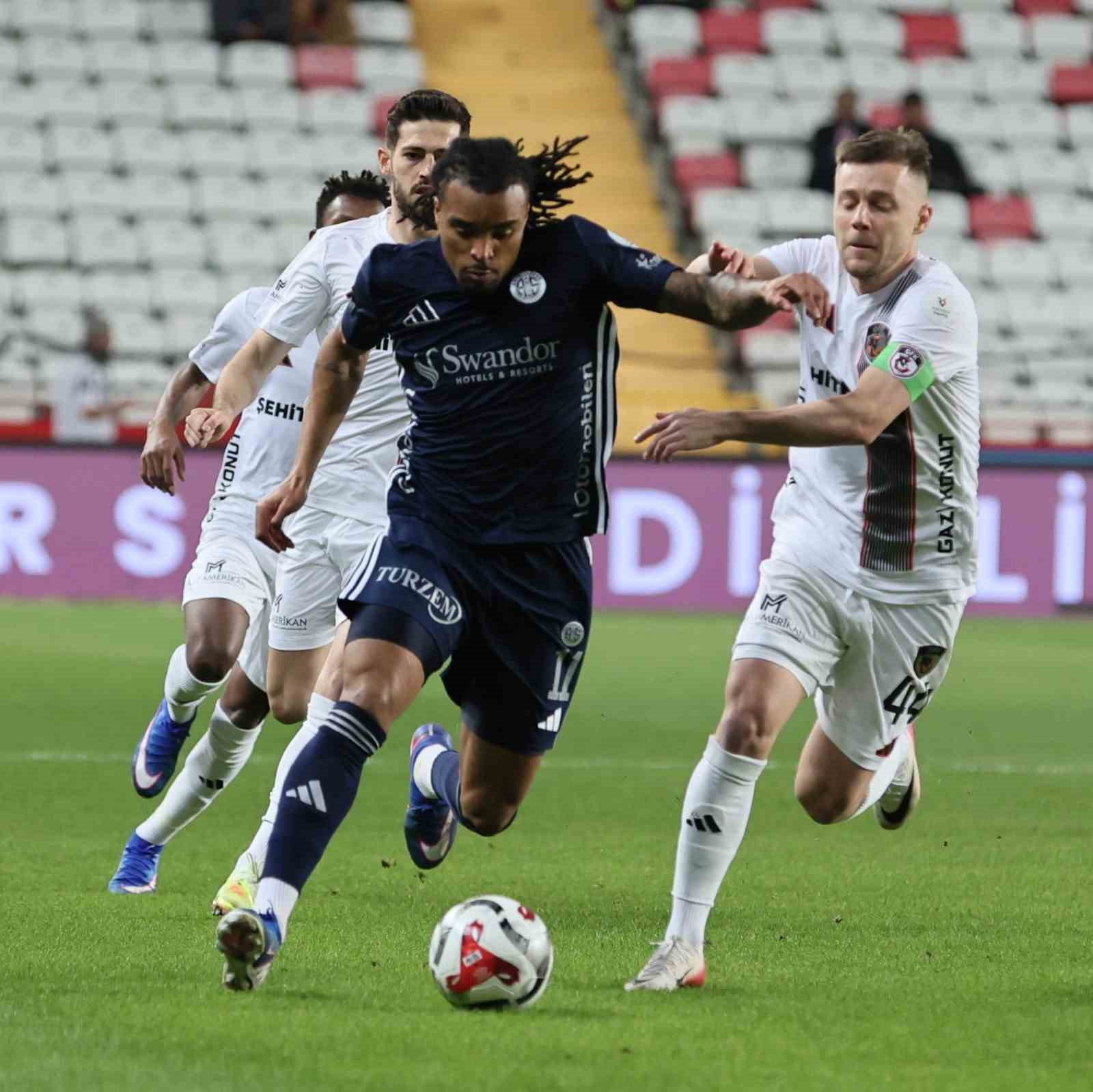 trendyol super lig antalyaspor 0 gaziantep fk 0 ilk yari 1 59AKUn4b