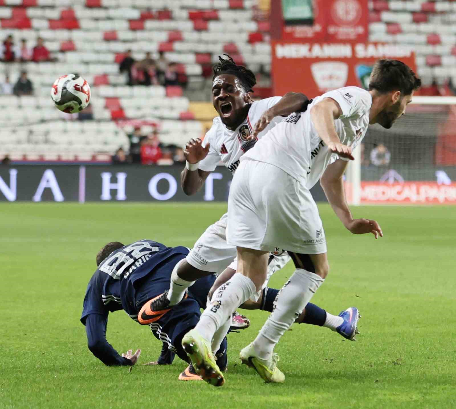 trendyol super lig antalyaspor 0 gaziantep fk 0 ilk yari 10 eqDmuMsp