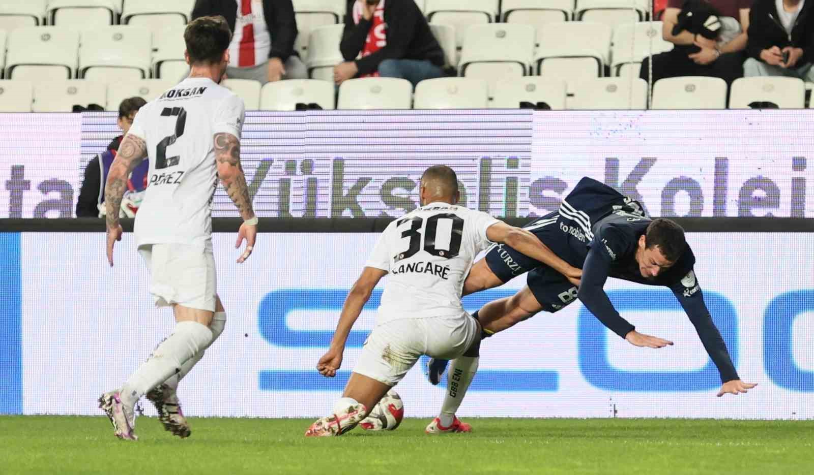 trendyol super lig antalyaspor 0 gaziantep fk 0 ilk yari 11