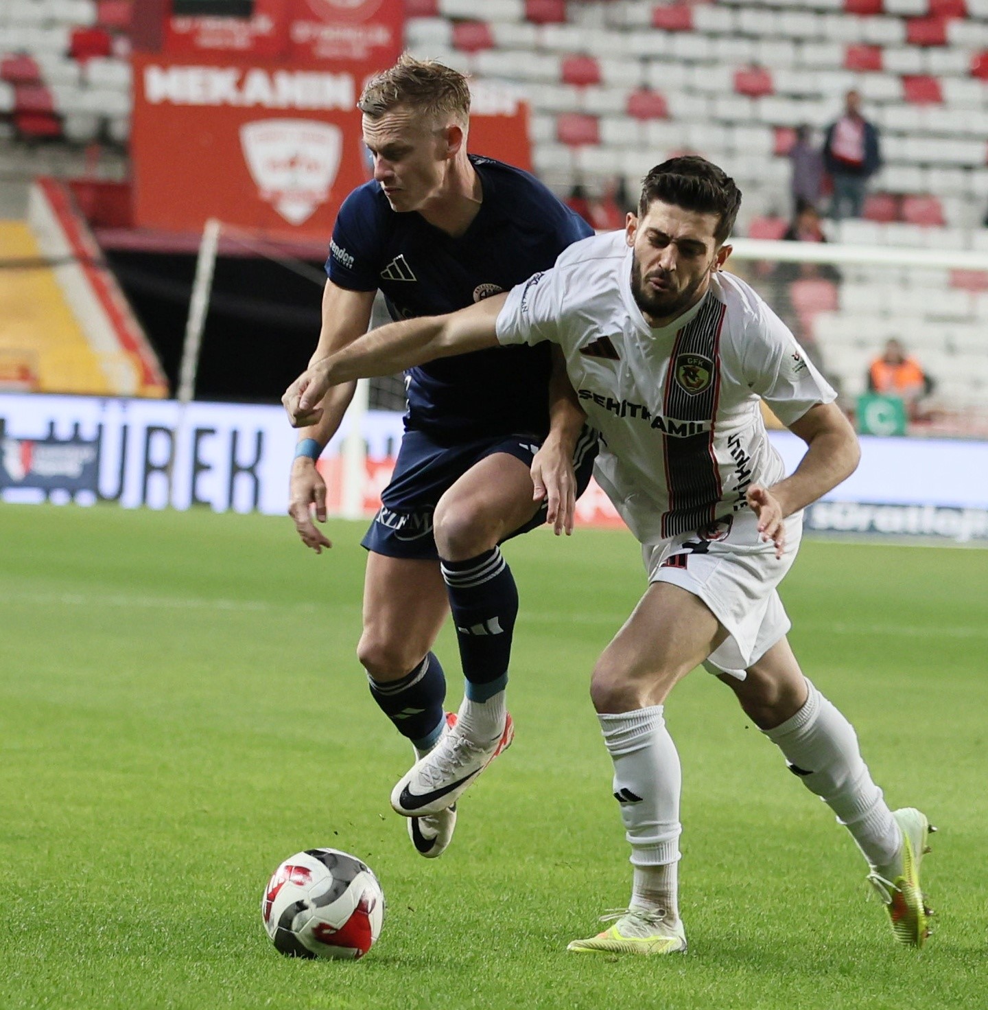 trendyol super lig antalyaspor 0 gaziantep fk 0 ilk yari 13 IALEfCDz