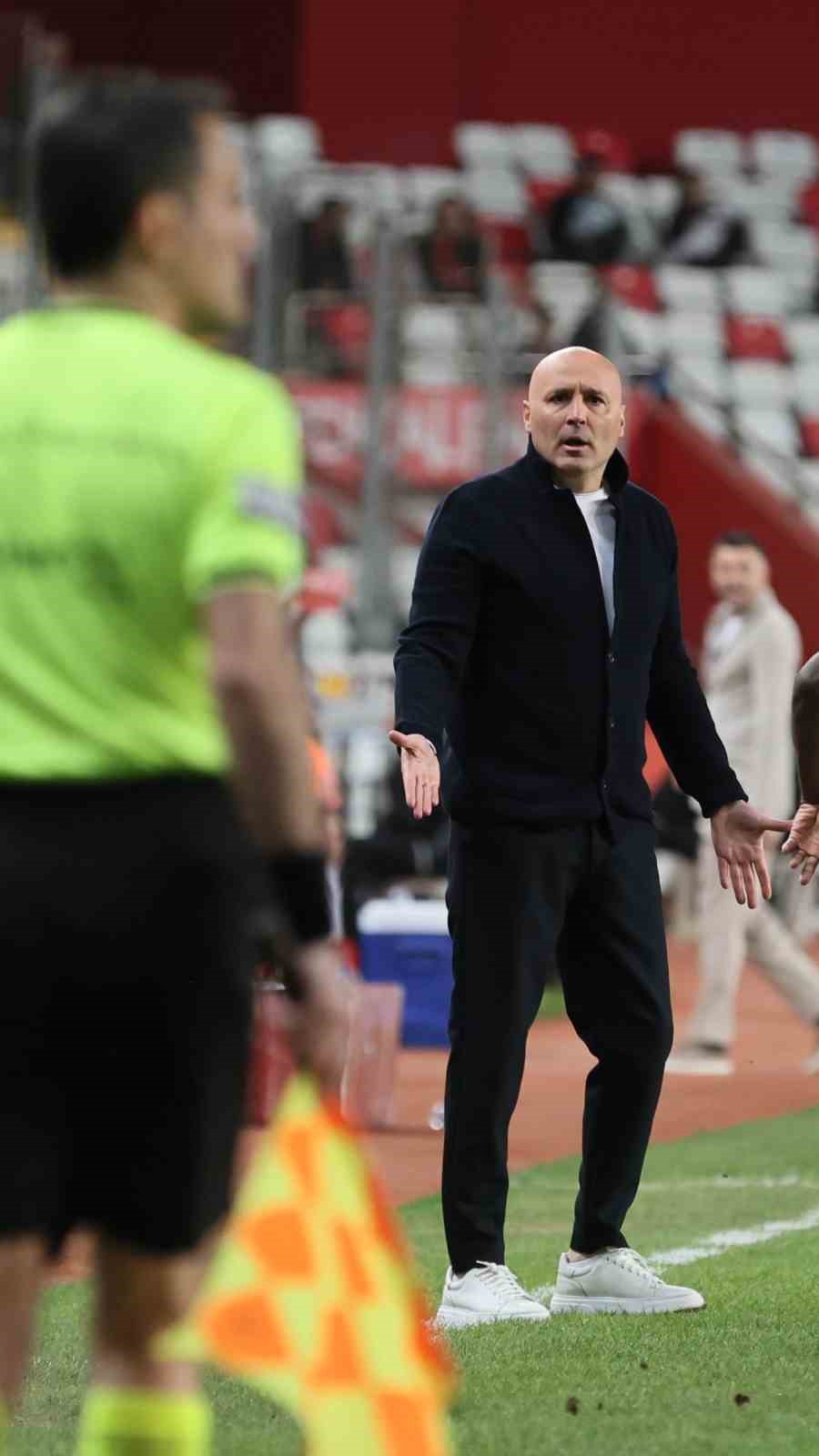 trendyol super lig antalyaspor 0 gaziantep fk 0 ilk yari 17 JNdOUShk