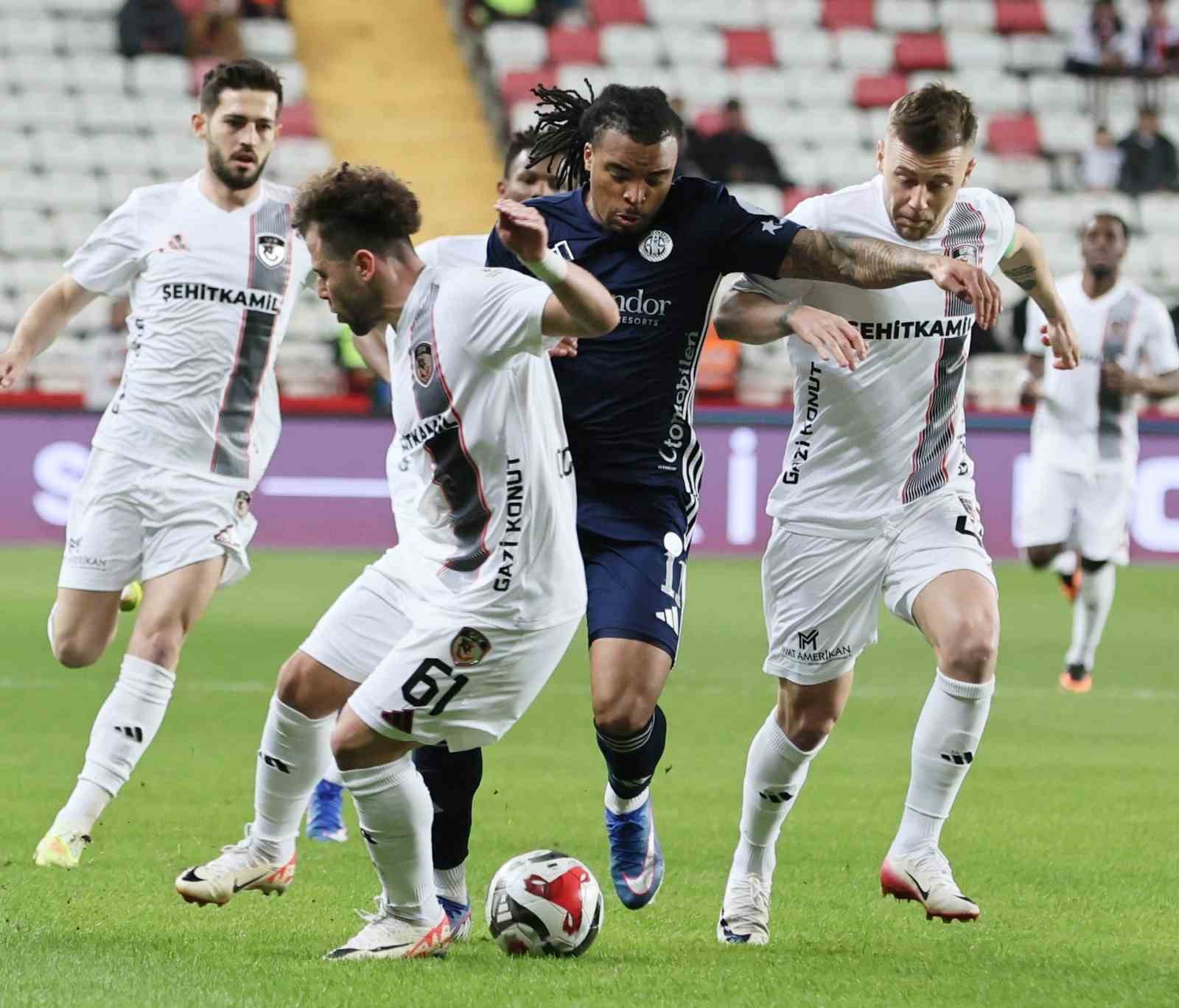 trendyol super lig antalyaspor 0 gaziantep fk 0 ilk yari 2 gRKkLsKR