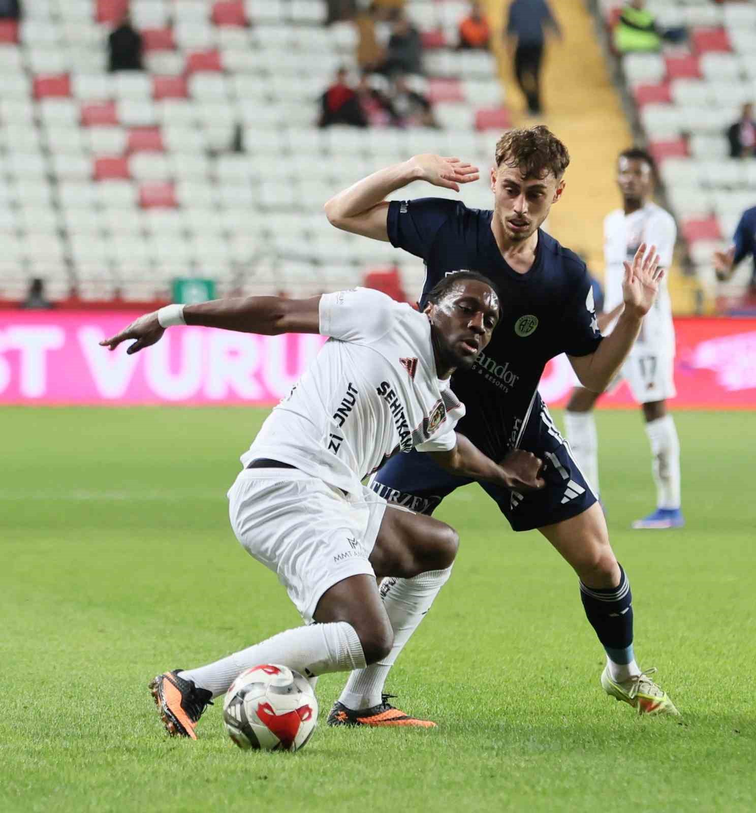 trendyol super lig antalyaspor 0 gaziantep fk 0 ilk yari 25 7GwDlWhz