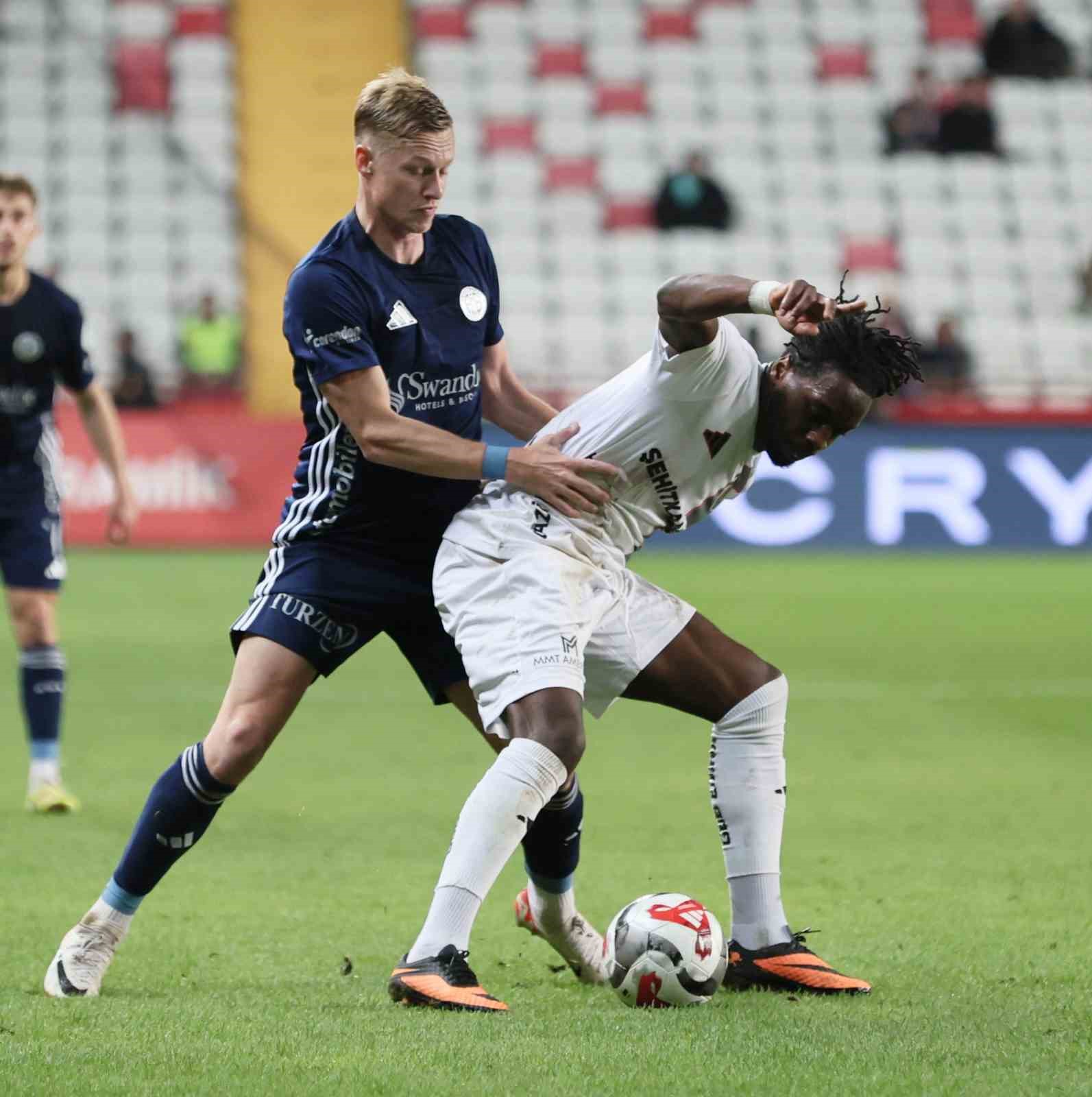 trendyol super lig antalyaspor 0 gaziantep fk 0 ilk yari 26 D4t3E32G