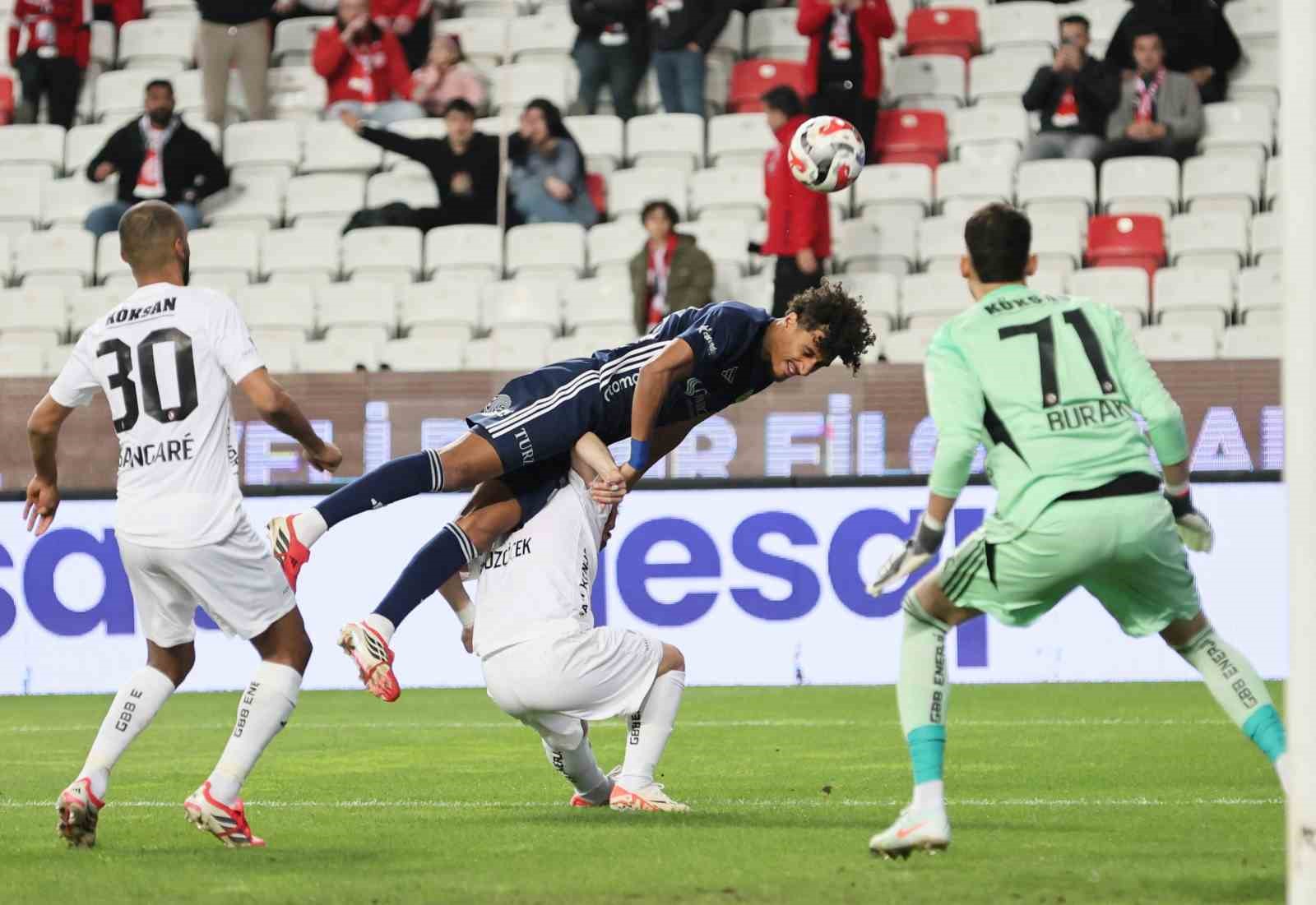 trendyol super lig antalyaspor 0 gaziantep fk 0 ilk yari 5 TR9few1W