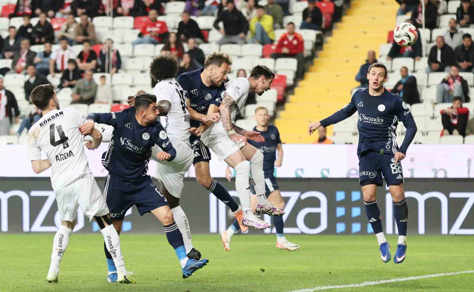 trendyol super lig antalyaspor 0 gaziantep fk 0 ilk yari 7 AIHKHMMH