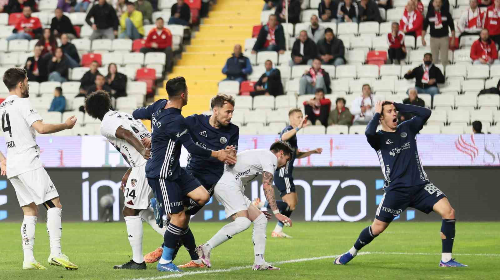 trendyol super lig antalyaspor 0 gaziantep fk 0 ilk yari 8 9M3XaXVE