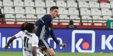 trendyol-super-lig-antalyaspor-0-gaziantep-fk-0-ilk-yari-VMGkUL9V.jpg
