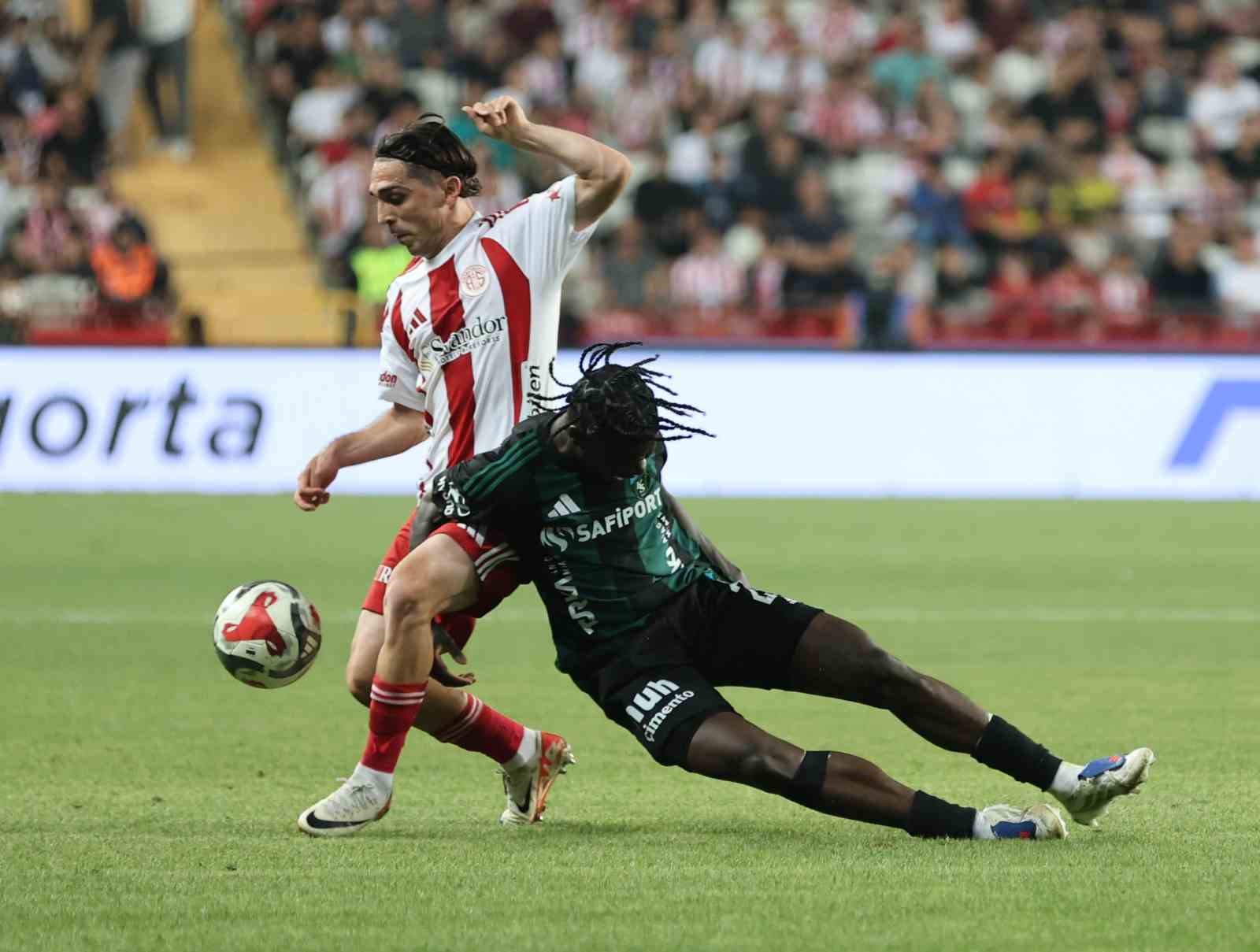 trendyol super lig antalyaspor 0 kocaelispor 0 ilk yari 4 mCCdYn57