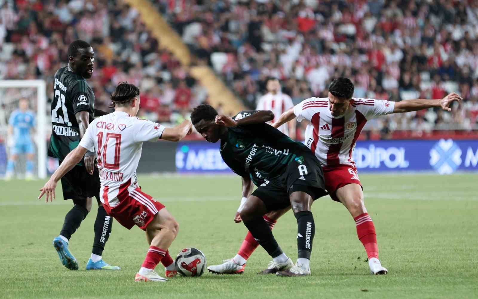 trendyol super lig antalyaspor 0 kocaelispor 0 ilk yari 6 OsOJLucm