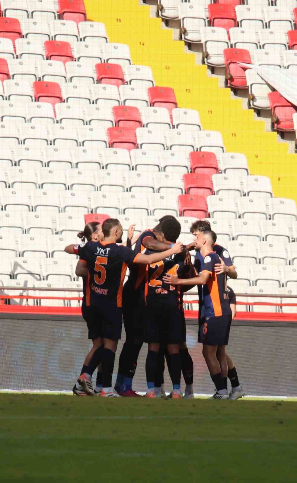 trendyol super lig antalyaspor 0 rams basaksehir 2 ilk yari 16 7byNgEAS