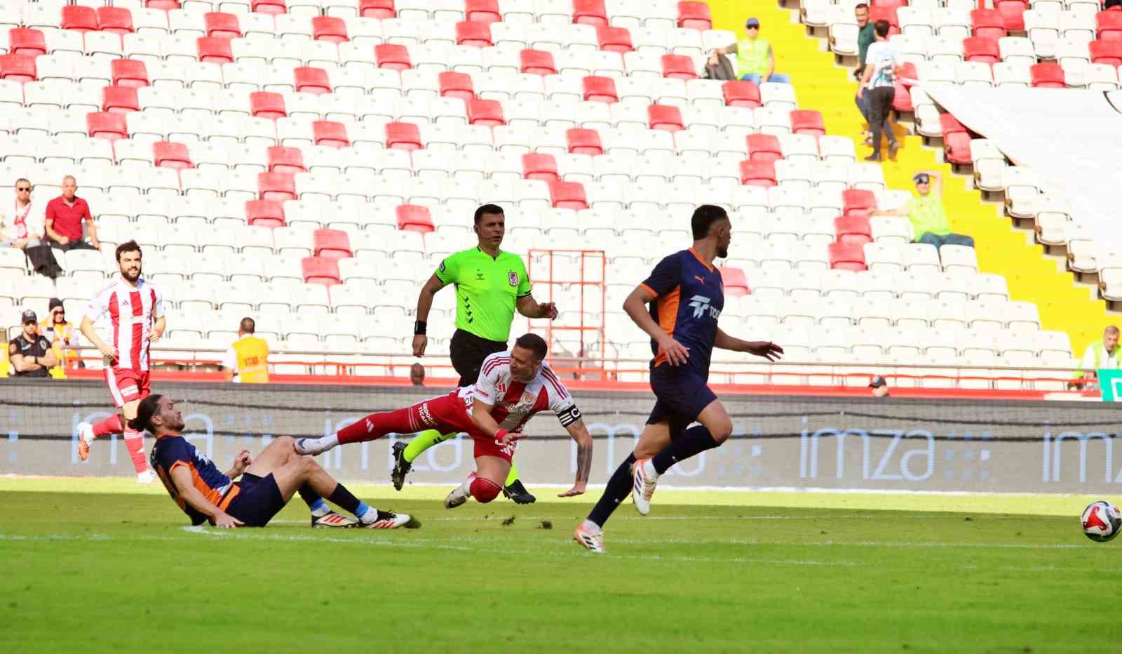 trendyol super lig antalyaspor 0 rams basaksehir 2 ilk yari 2 69Ae1ptM