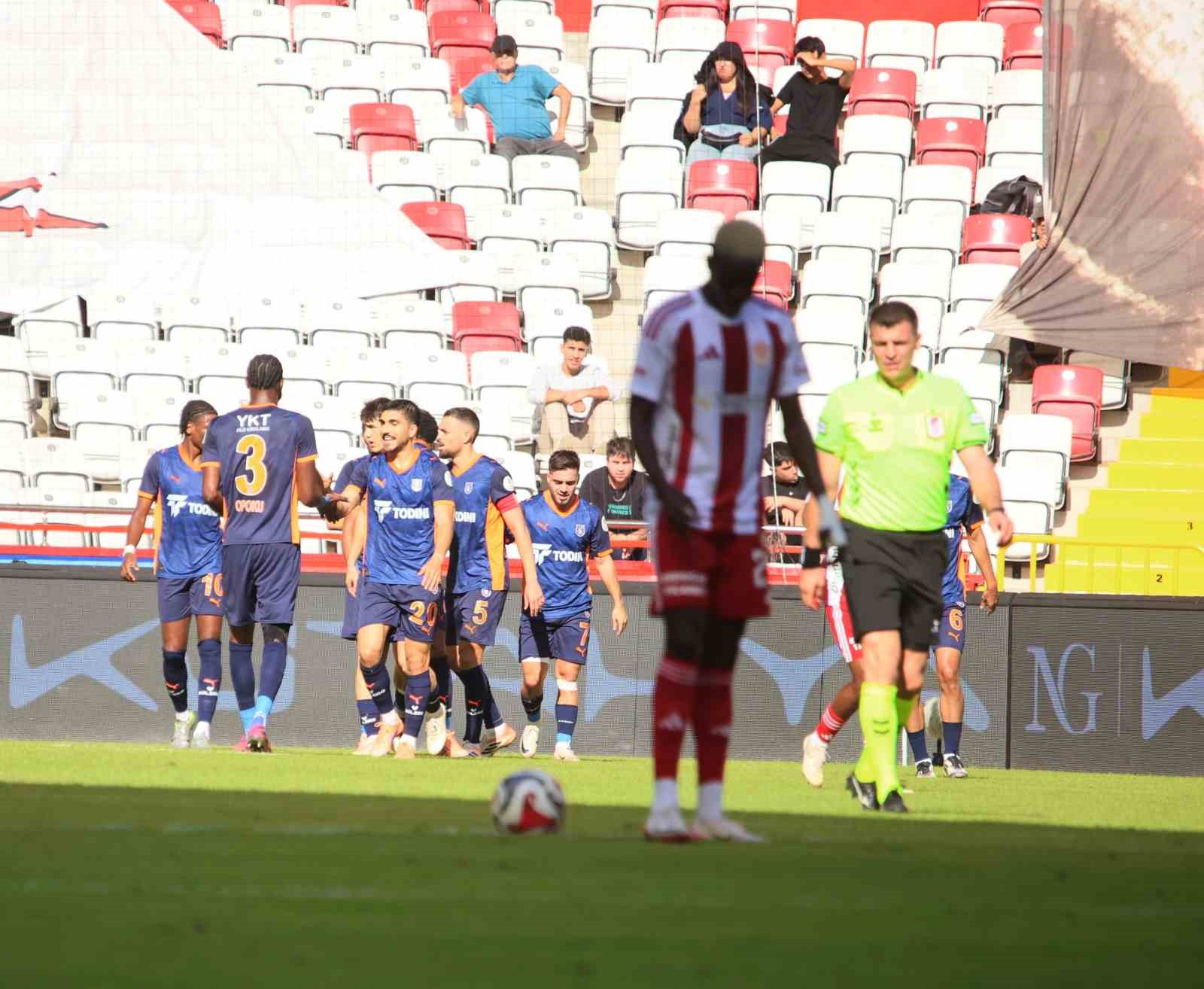 trendyol super lig antalyaspor 0 rams basaksehir 2 ilk yari 7 rZM1OA2V