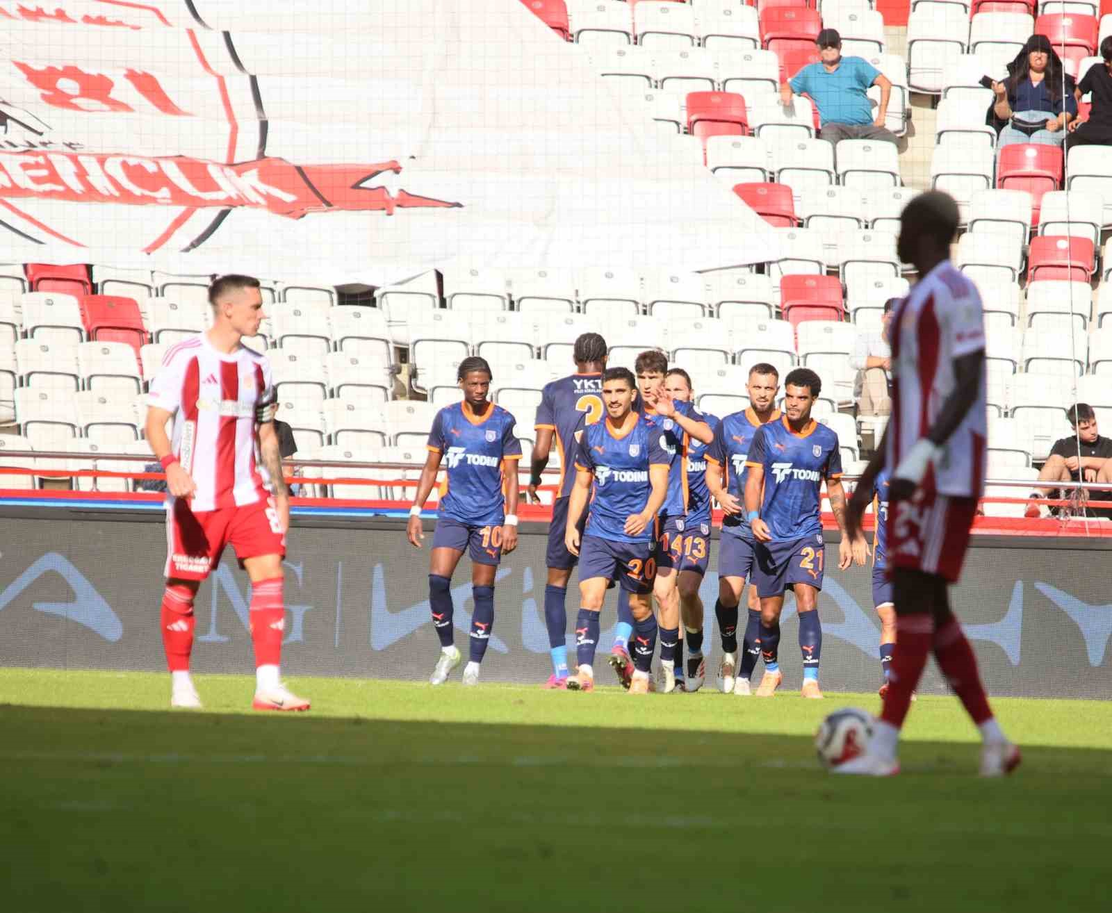 trendyol super lig antalyaspor 0 rams basaksehir 2 ilk yari 8 8QmGqUhA