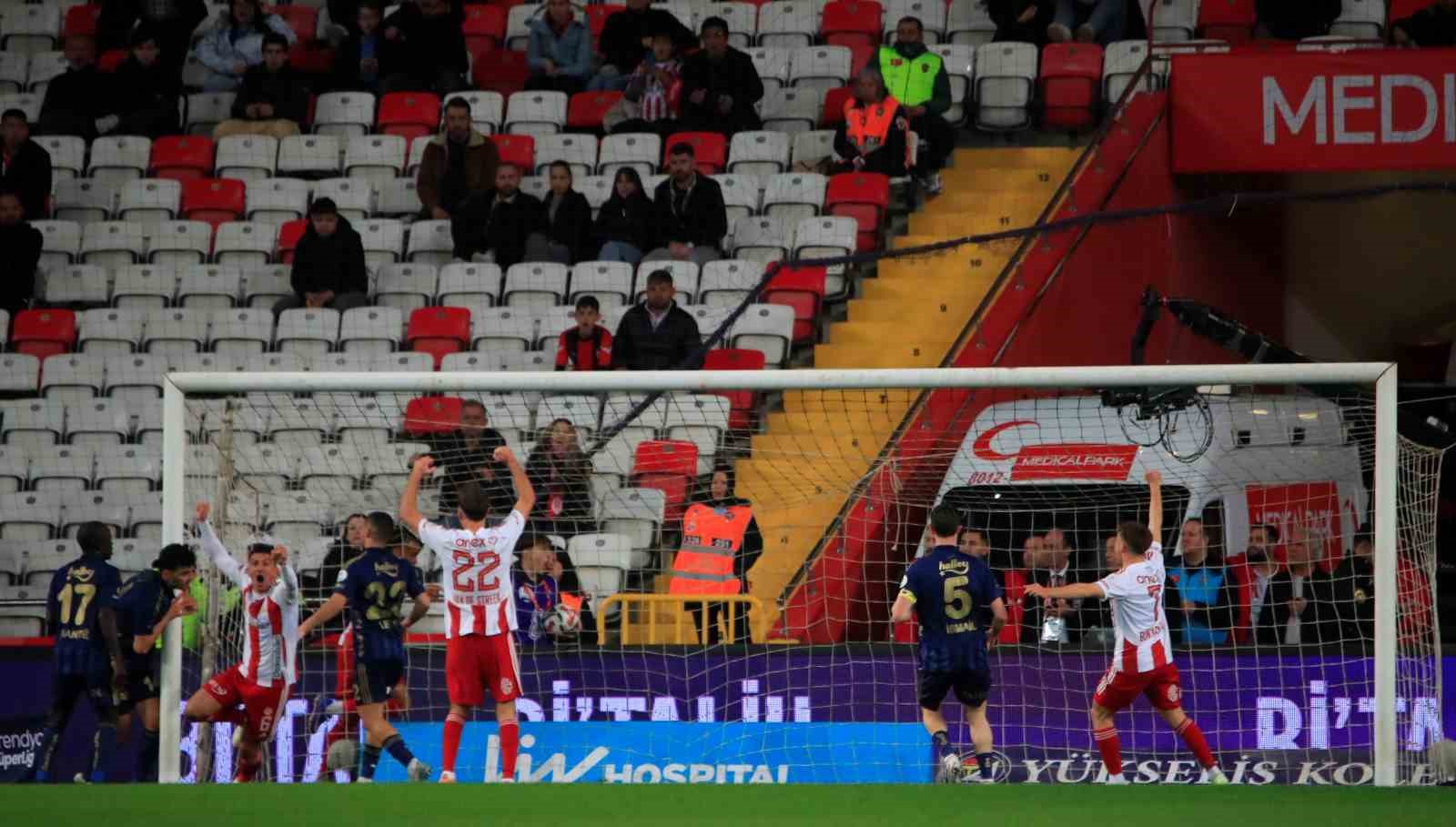 trendyol super lig antalyaspor 1 fenerbahce 0 ilk yari 8