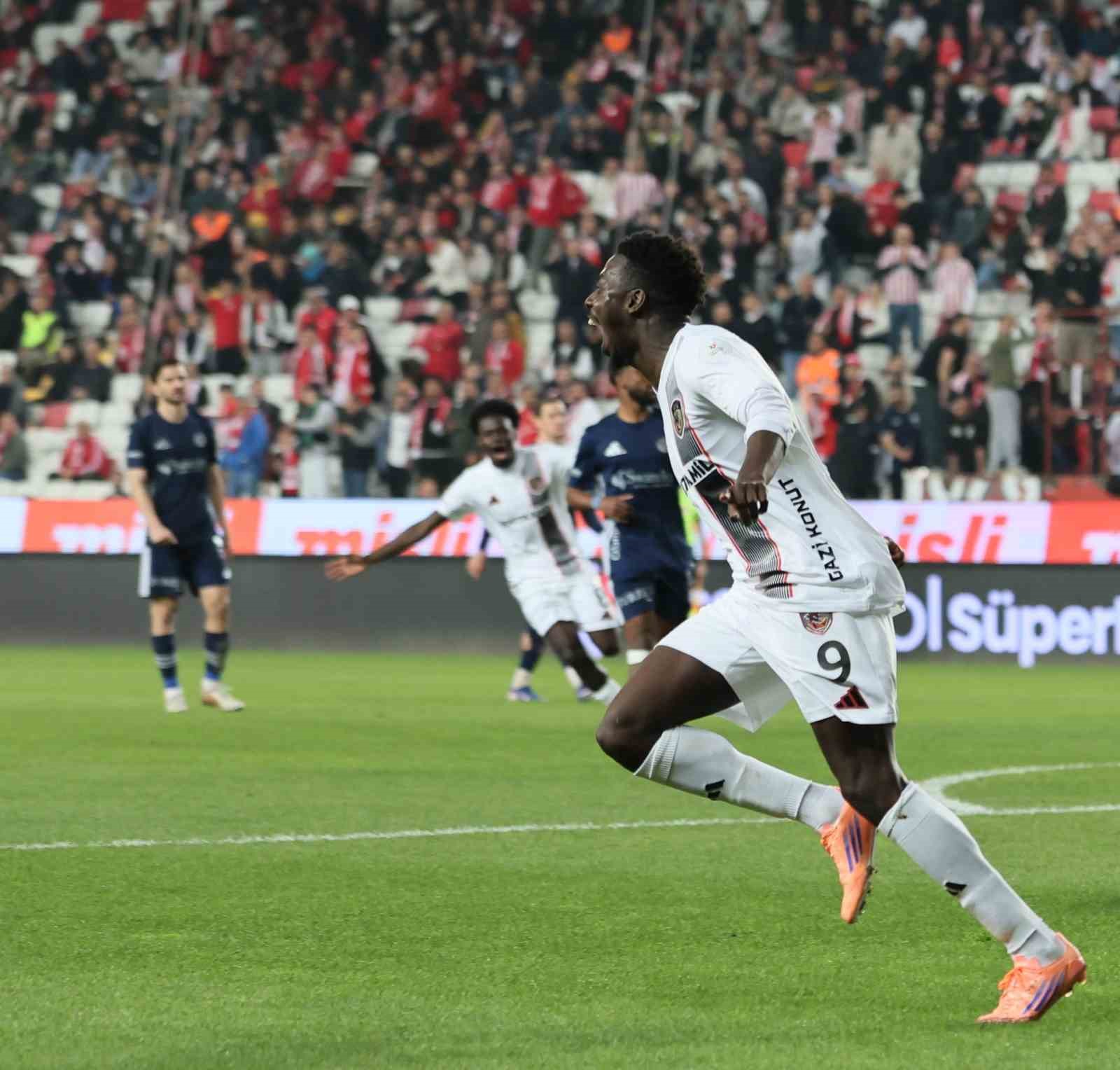 trendyol super lig antalyaspor 1 gaziantep fk 4 mac sonucu 10 rv9BrmG3