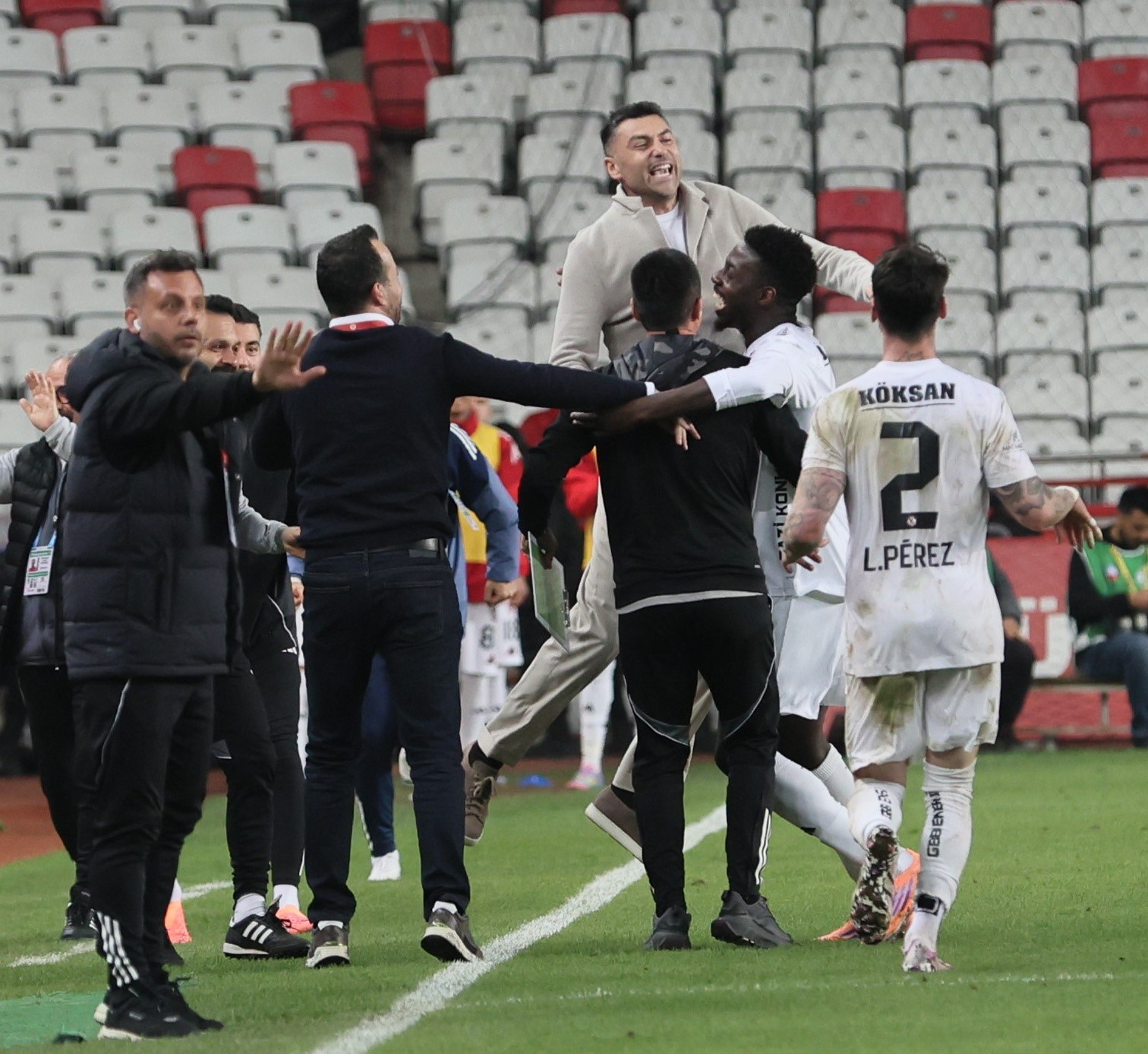 trendyol super lig antalyaspor 1 gaziantep fk 4 mac sonucu 11