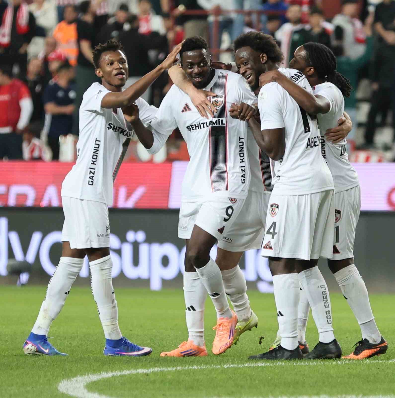 trendyol super lig antalyaspor 1 gaziantep fk 4 mac sonucu 22 EIFD3C2q