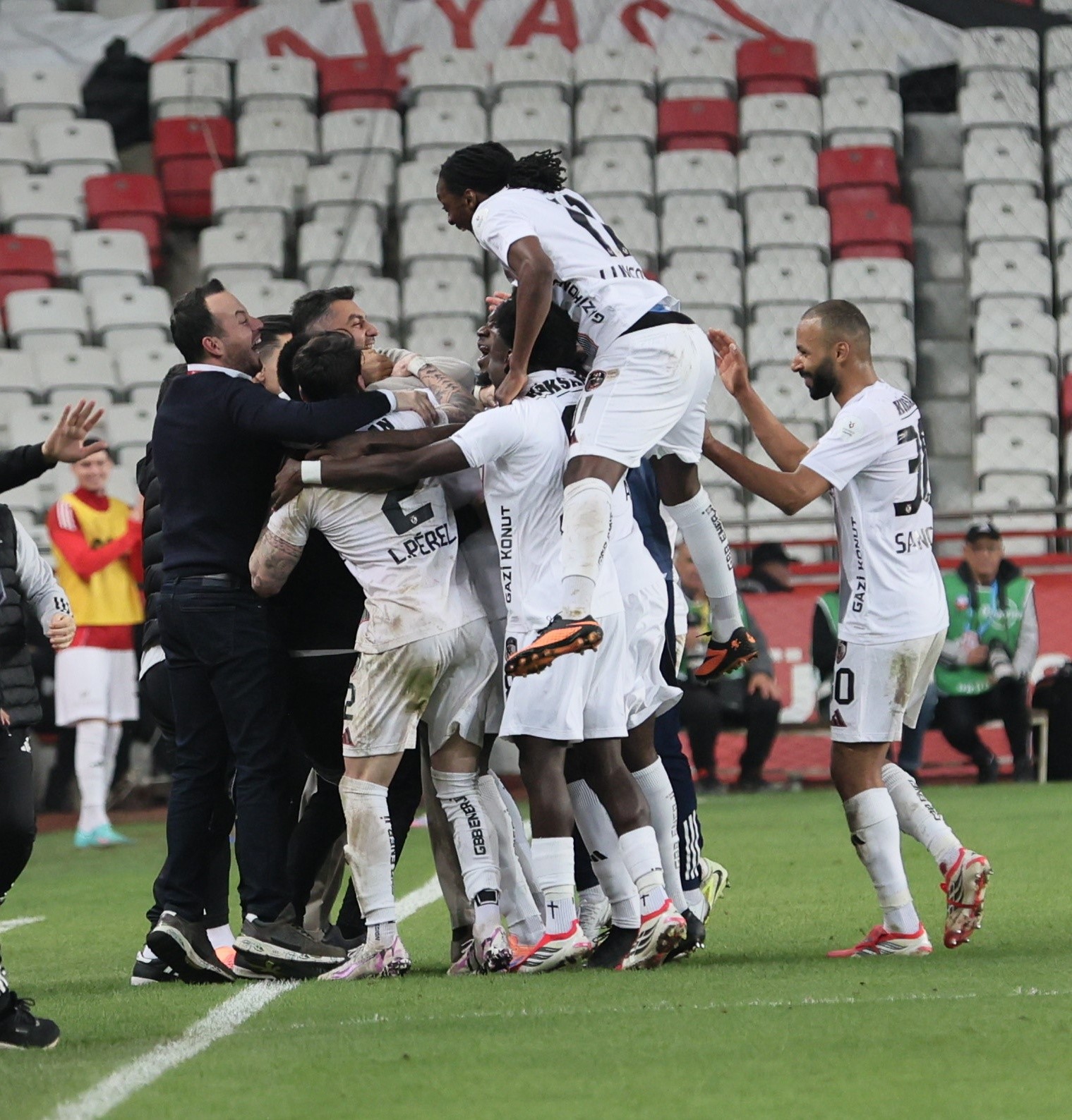 trendyol super lig antalyaspor 1 gaziantep fk 4 mac sonucu 30 jVcla7Wy