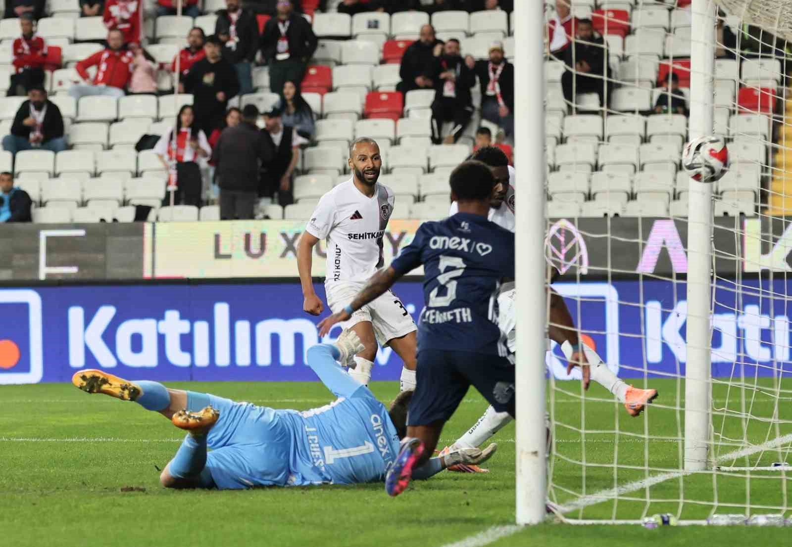trendyol super lig antalyaspor 1 gaziantep fk 4 mac sonucu 4 Hm45VI9r