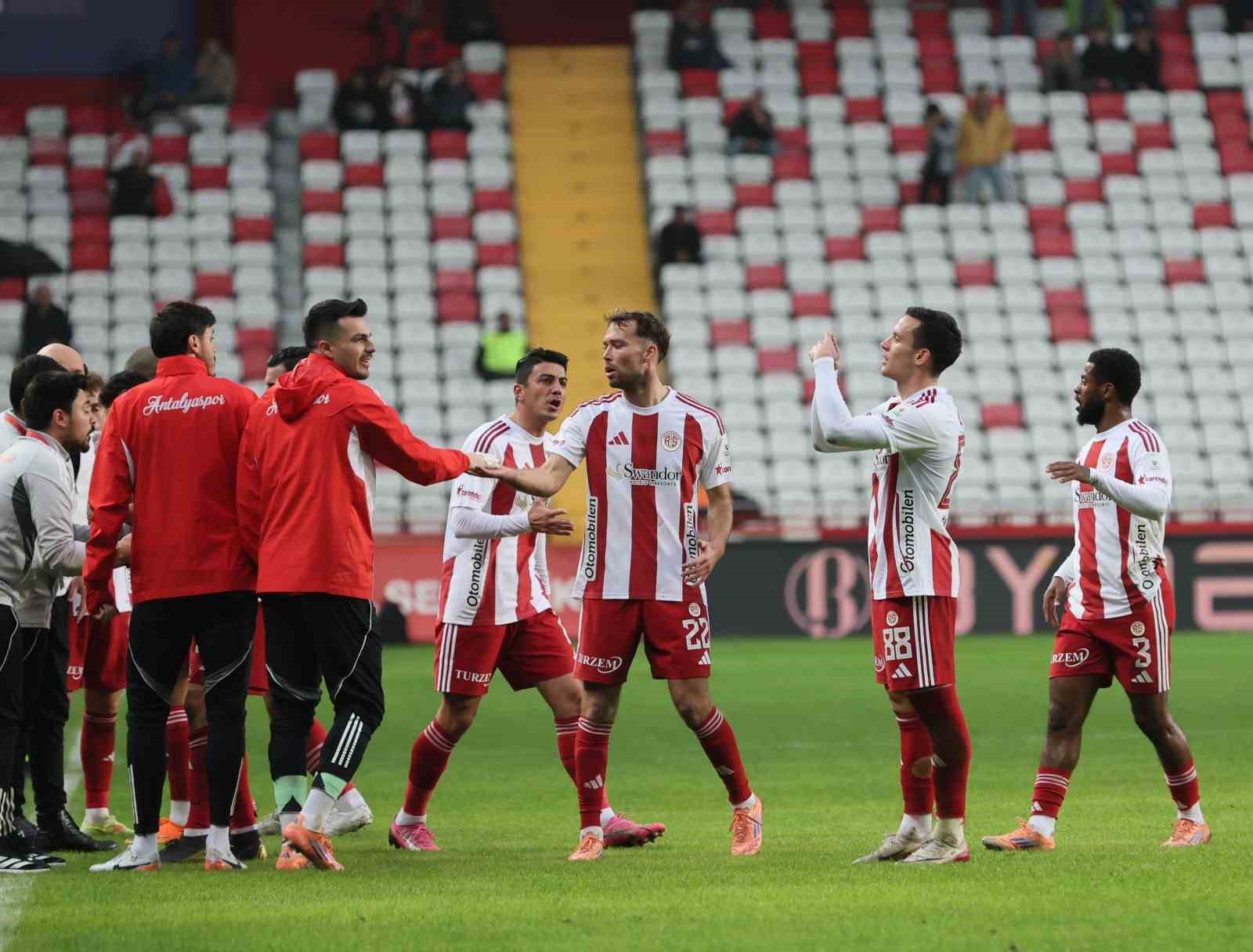 trendyol super lig antalyaspor 1 genclerbirligi 1 ilk yari 8 Gpe97fpi