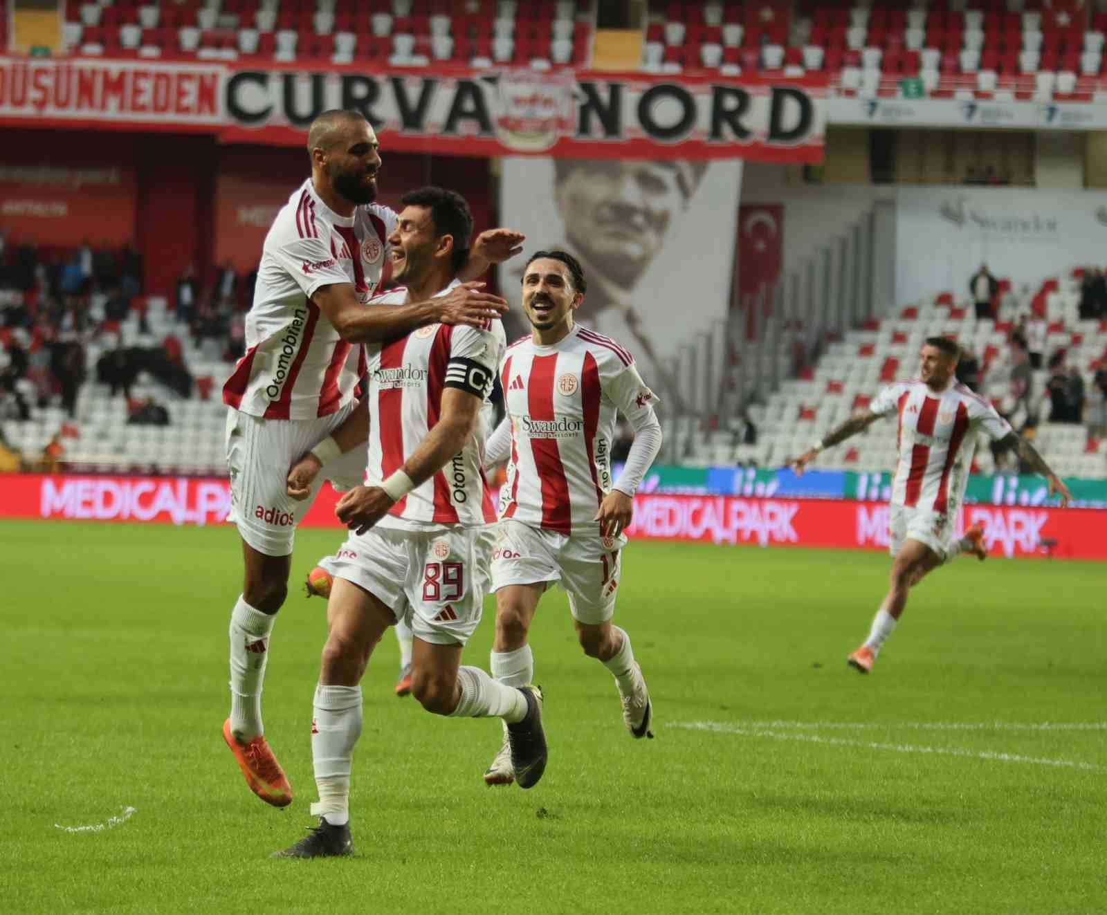 Trendyol Süper Lig: Antalyaspor: 1 - Göztepe: 0 (İlk yarı) 10 trendyol super lig antalyaspor 1 goztepe 0 ilk yari 6 bgdvOiMz