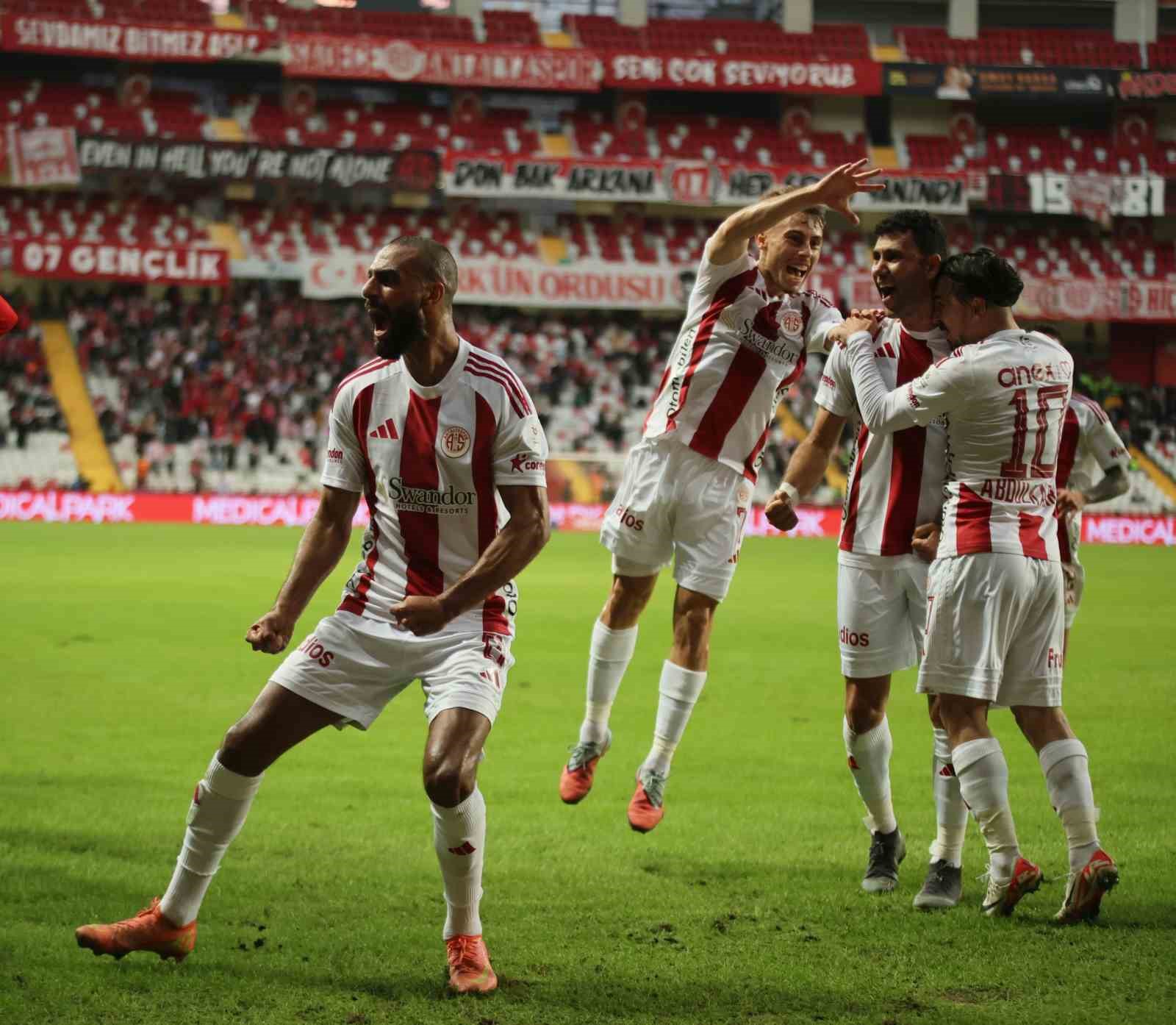 Trendyol Süper Lig: Antalyaspor: 1 - Göztepe: 0 (İlk yarı) 11 trendyol super lig antalyaspor 1 goztepe 0 ilk yari 7 nO5TPtM1