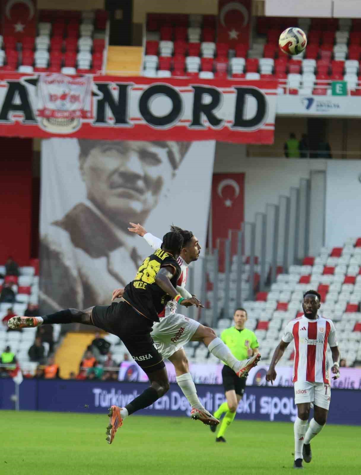 Trendyol Süper Lig: Antalyaspor: 1 - Göztepe: 0 (İlk yarı) 12 trendyol super lig antalyaspor 1 goztepe 0 ilk yari 8 Mf374MEP