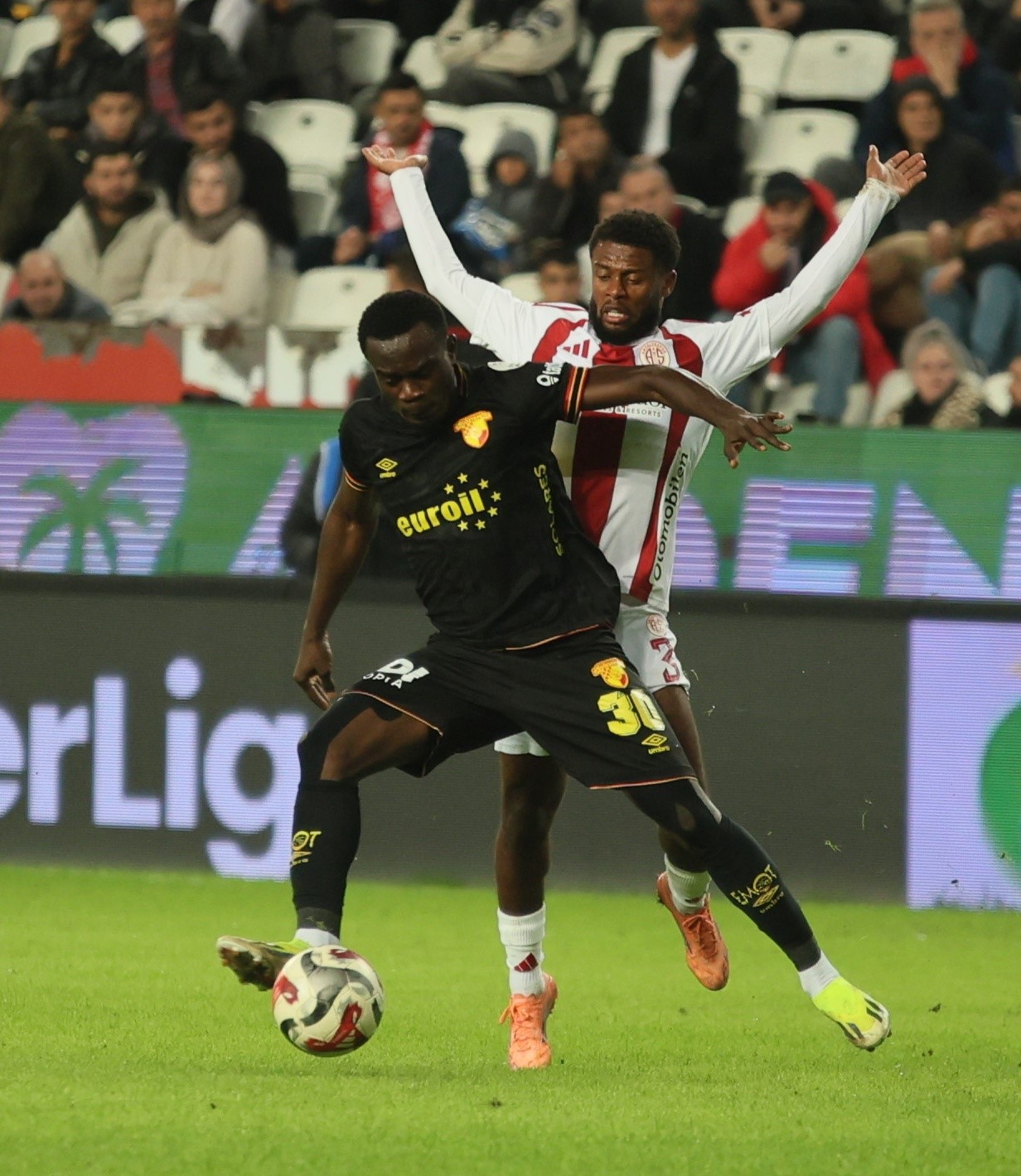 trendyol super lig antalyaspor 1 goztepe 2 mac sonucu 19 SFYRX1GV