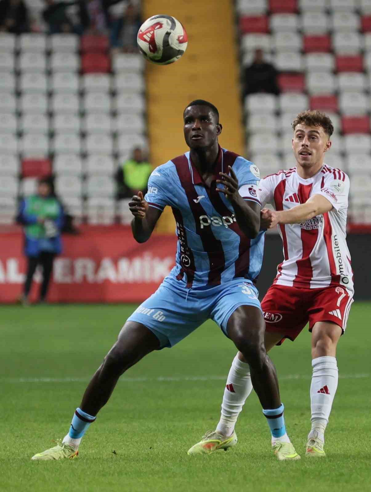 trendyol super lig antalyaspor 1 trabzonspor 0 ilk yari 12 CzuBUans