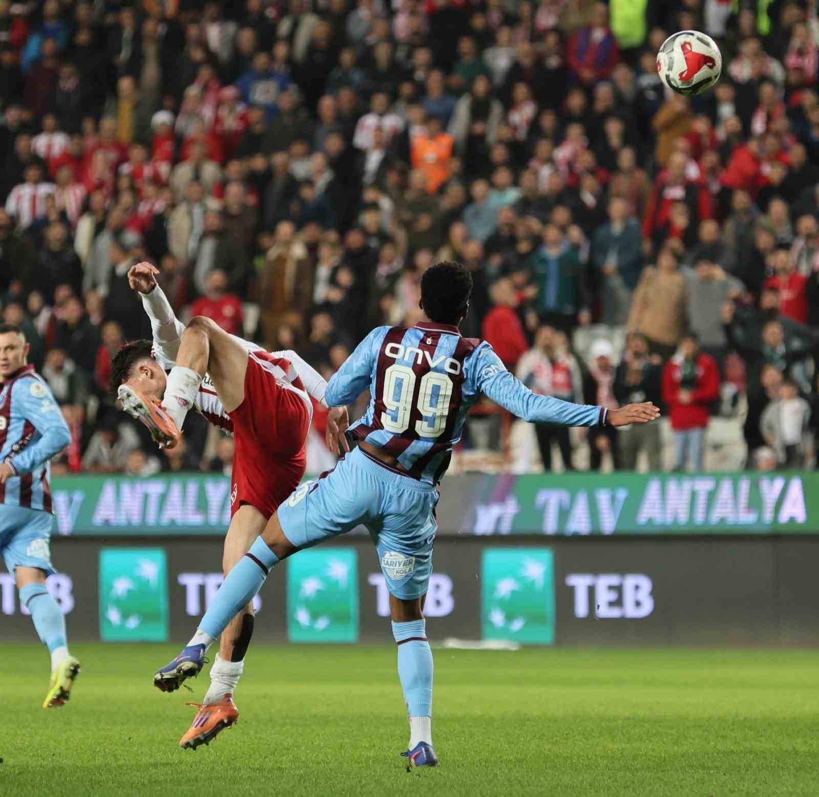 trendyol super lig antalyaspor 1 trabzonspor 0 ilk yari 4 kGg8AtA1