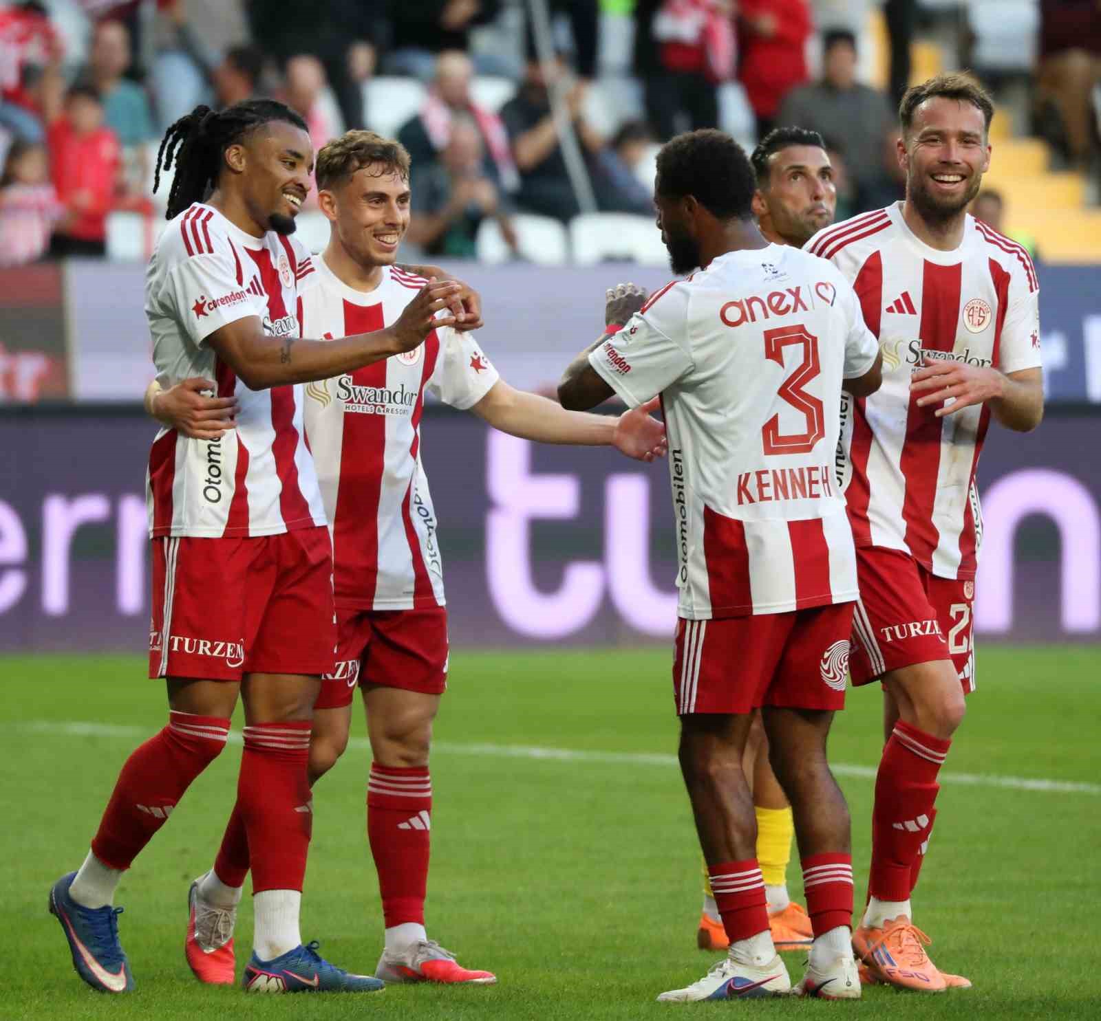 Trendyol Süper Lig: Antalyaspor: 3 - Eyüpspor: 0 (Maç sonucu) 5 trendyol super lig antalyaspor 3 eyupspor 0 mac sonucu 1 gNQ43B6C