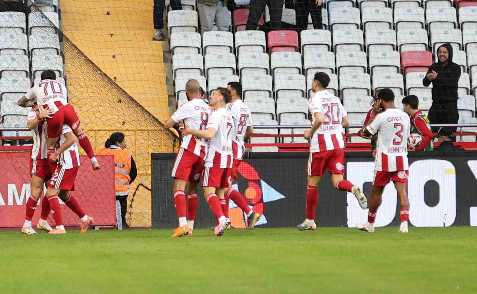 Trendyol Süper Lig: Antalyaspor: 3 - Eyüpspor: 0 (Maç sonucu) 16 trendyol super lig antalyaspor 3 eyupspor 0 mac sonucu 12 Y4l5azkT