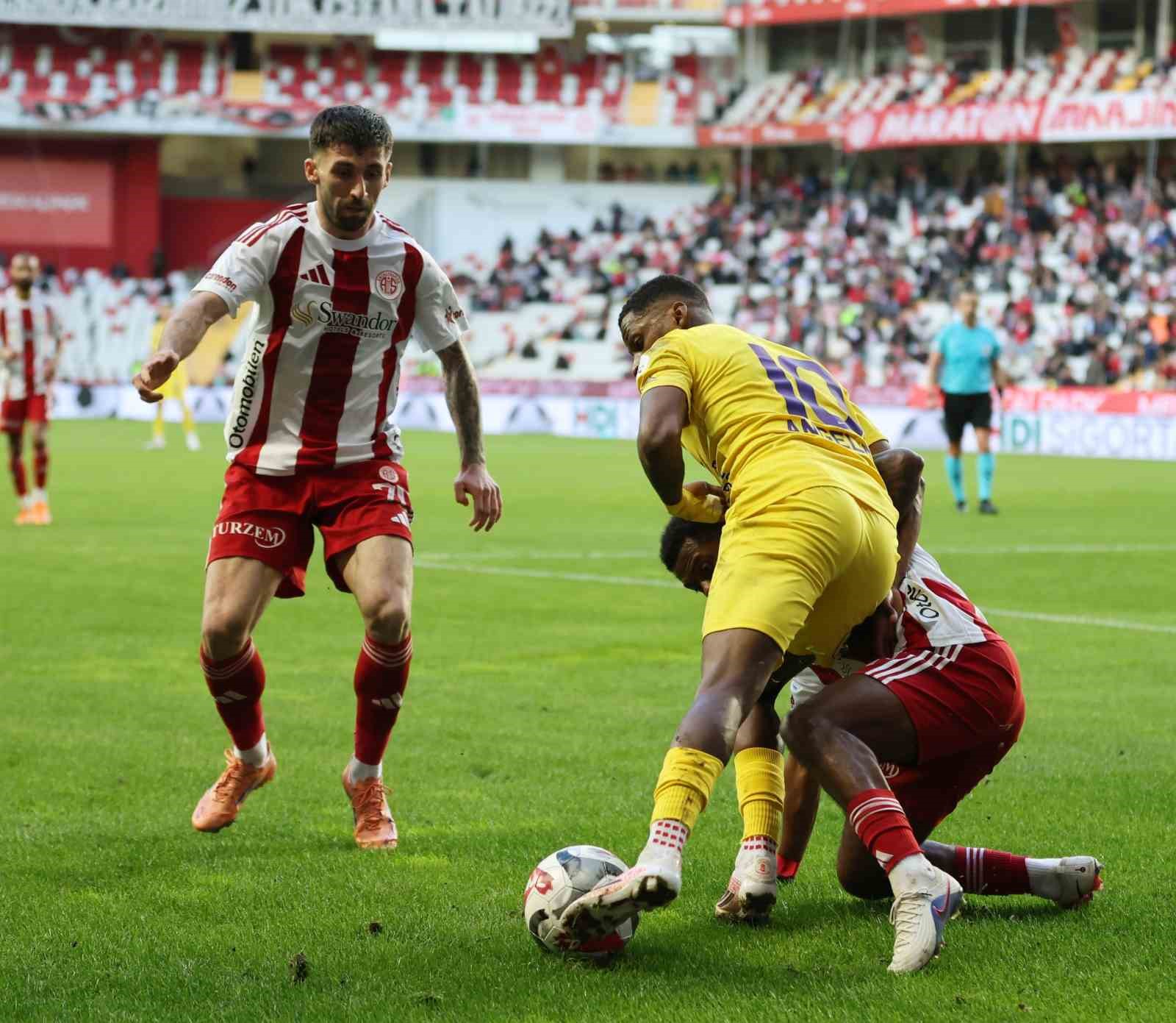 Trendyol Süper Lig: Antalyaspor: 3 - Eyüpspor: 0 (Maç sonucu) 18 trendyol super lig antalyaspor 3 eyupspor 0 mac sonucu 14 RQ7n7hG9