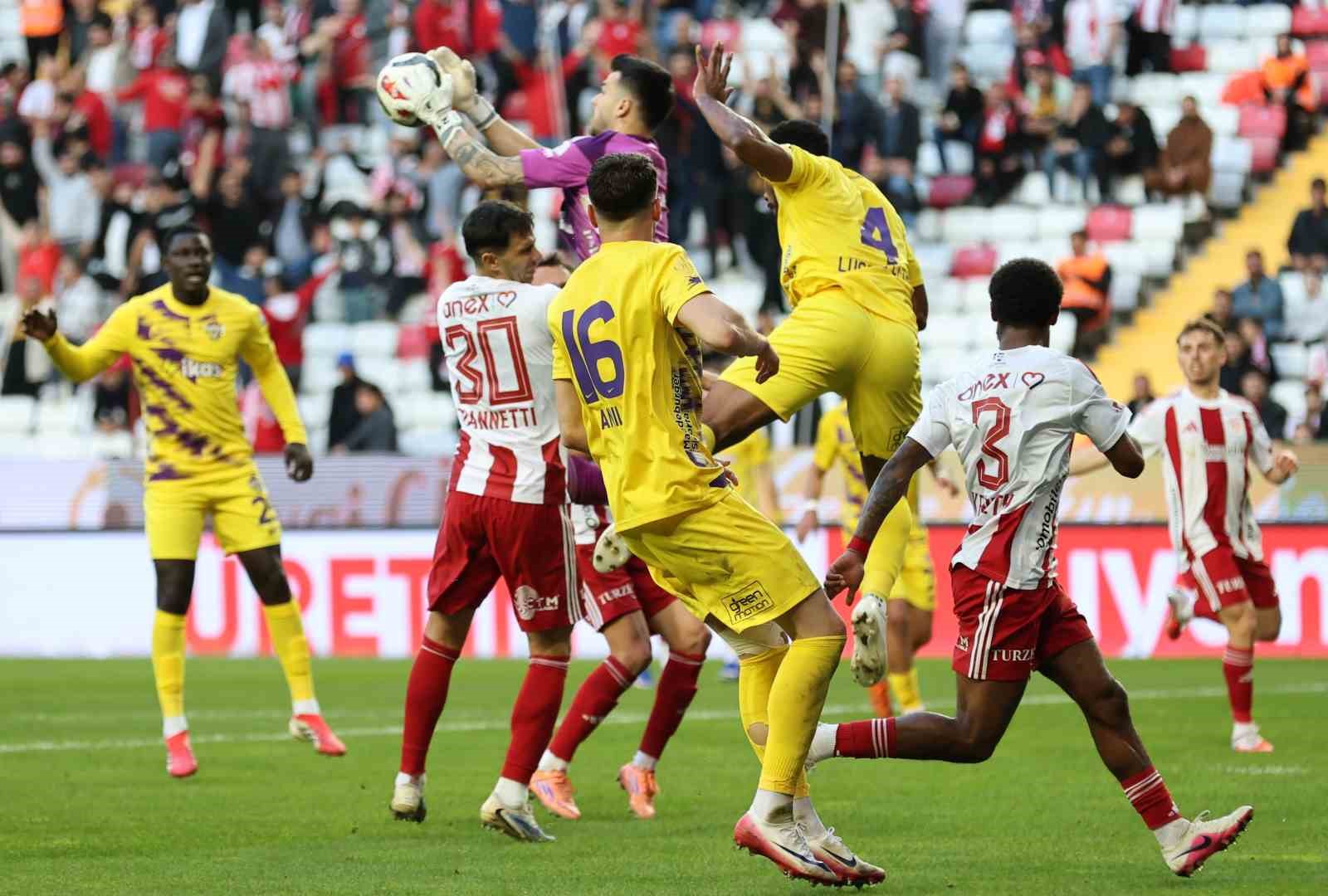 Trendyol Süper Lig: Antalyaspor: 3 - Eyüpspor: 0 (Maç sonucu) 19 trendyol super lig antalyaspor 3 eyupspor 0 mac sonucu 15 jq8A5Hkh