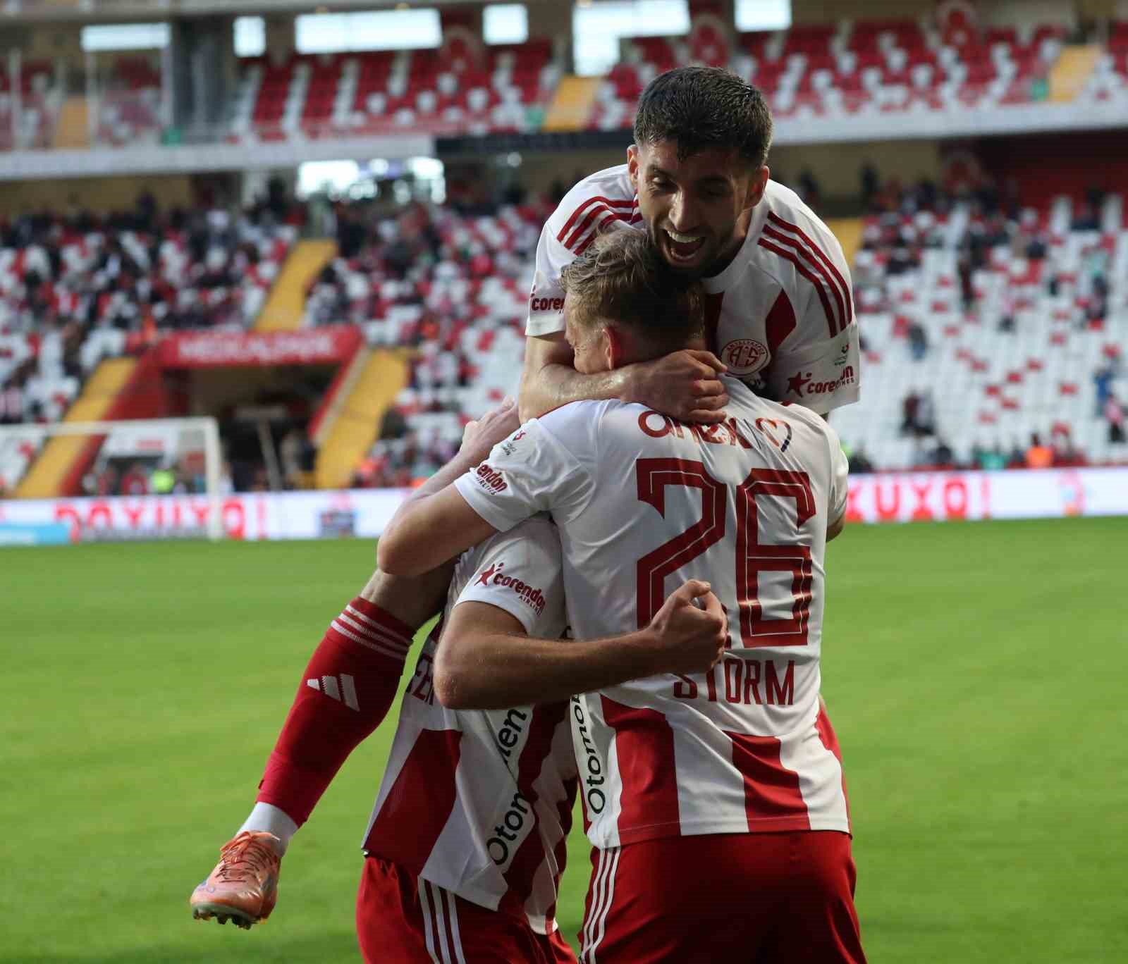 Trendyol Süper Lig: Antalyaspor: 3 - Eyüpspor: 0 (Maç sonucu) 6 trendyol super lig antalyaspor 3 eyupspor 0 mac sonucu 2 uiibAcgr