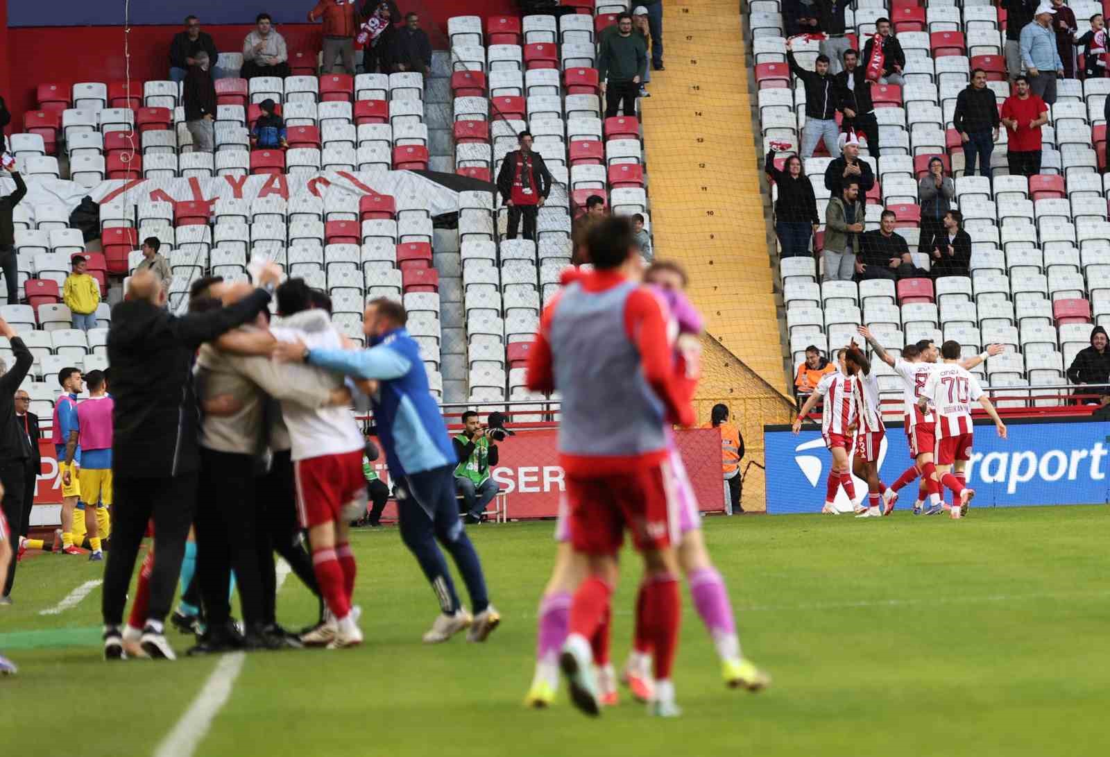 Trendyol Süper Lig: Antalyaspor: 3 - Eyüpspor: 0 (Maç sonucu) 7 trendyol super lig antalyaspor 3 eyupspor 0 mac sonucu 3 XIvF6DcL