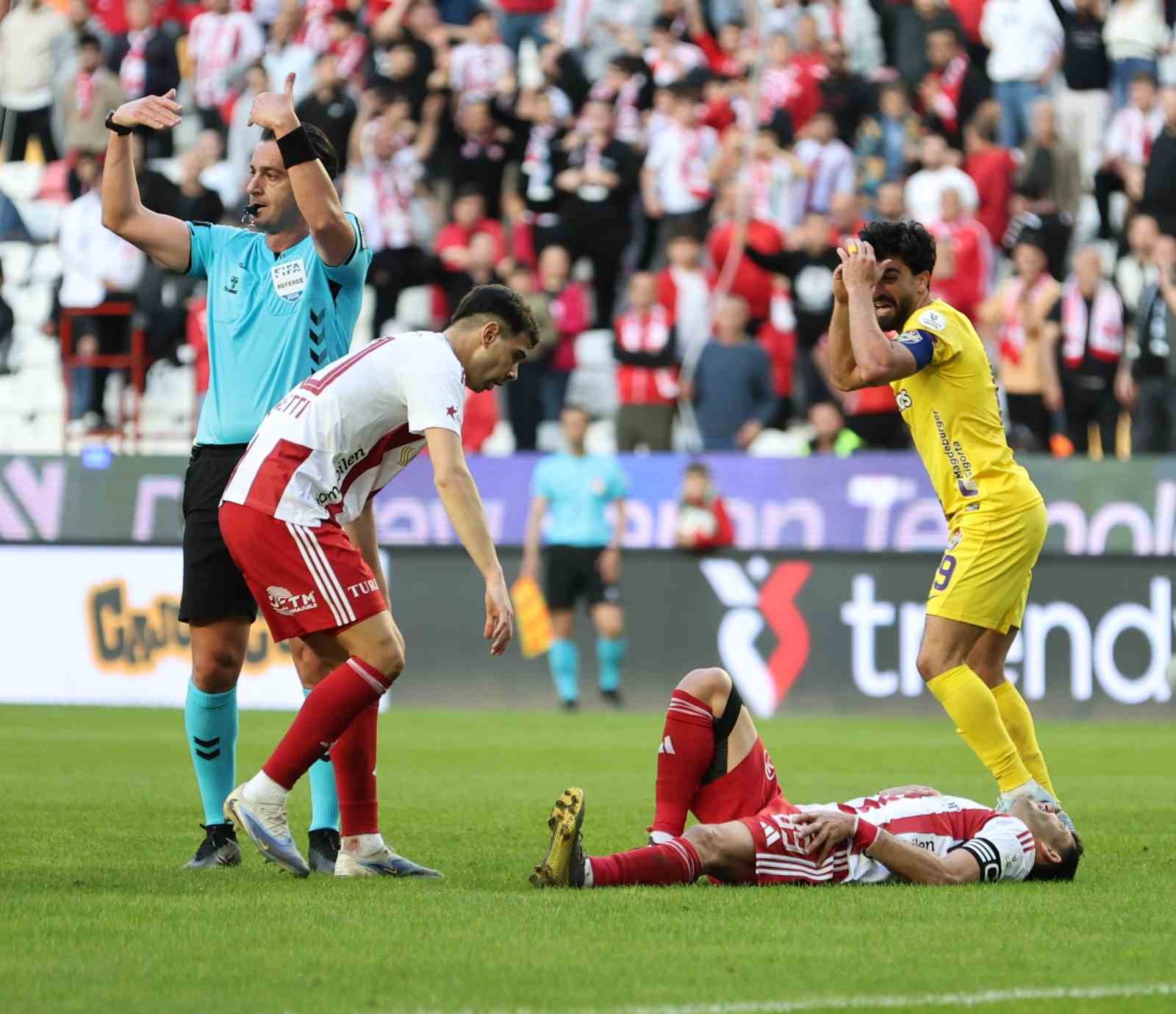 Trendyol Süper Lig: Antalyaspor: 3 - Eyüpspor: 0 (Maç sonucu) 13 trendyol super lig antalyaspor 3 eyupspor 0 mac sonucu 9 29Mbh8T8