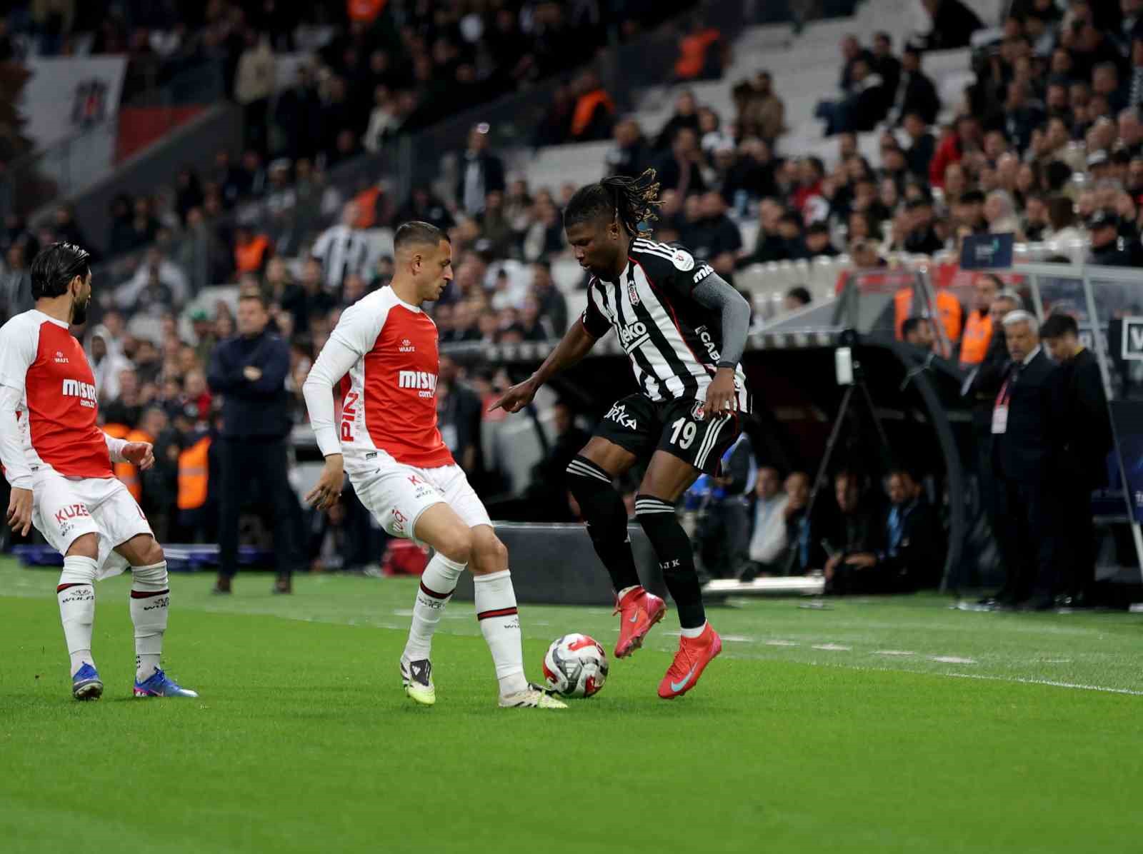 trendyol super lig besiktas 0 fatih karagumruk 0 mac devam ediyor 18 TczG19BL