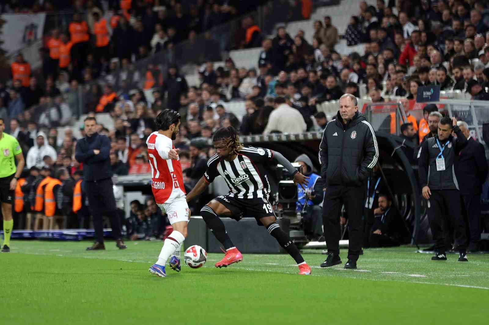 trendyol super lig besiktas 0 fatih karagumruk 0 mac devam ediyor 21