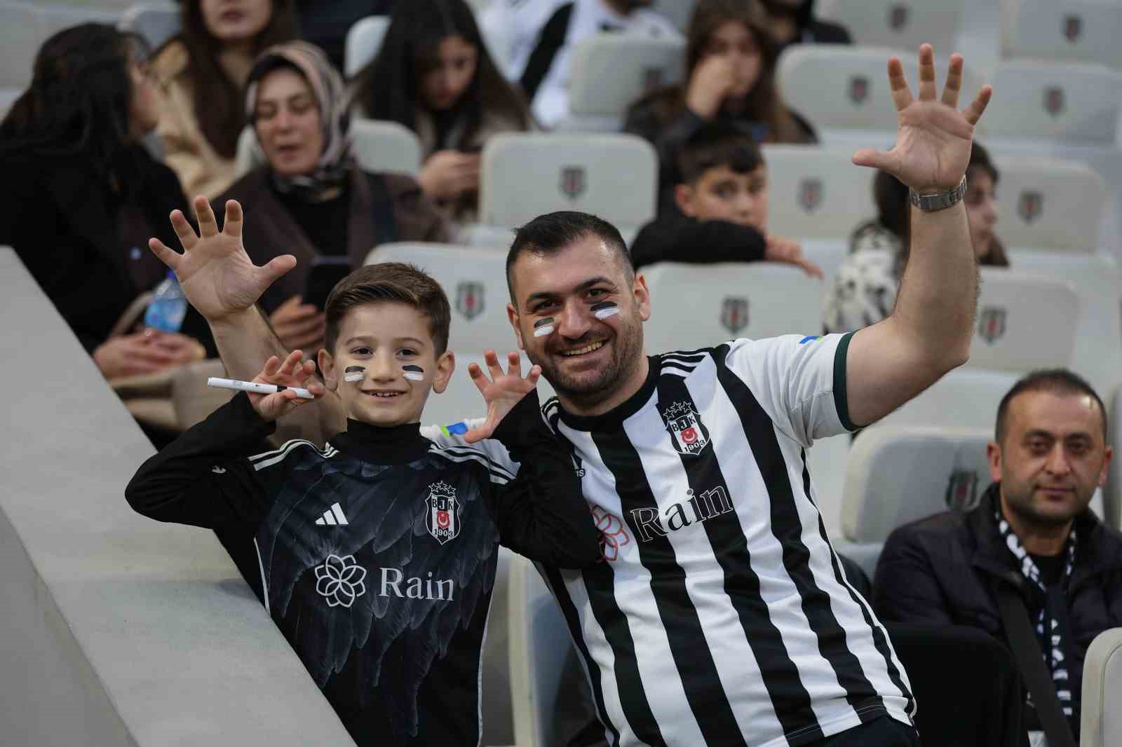 trendyol super lig besiktas 0 fatih karagumruk 0 mac devam ediyor 4