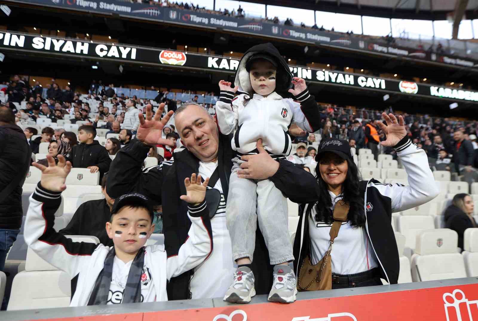 trendyol super lig besiktas 0 fatih karagumruk 0 mac devam ediyor 9 vwukLIY6
