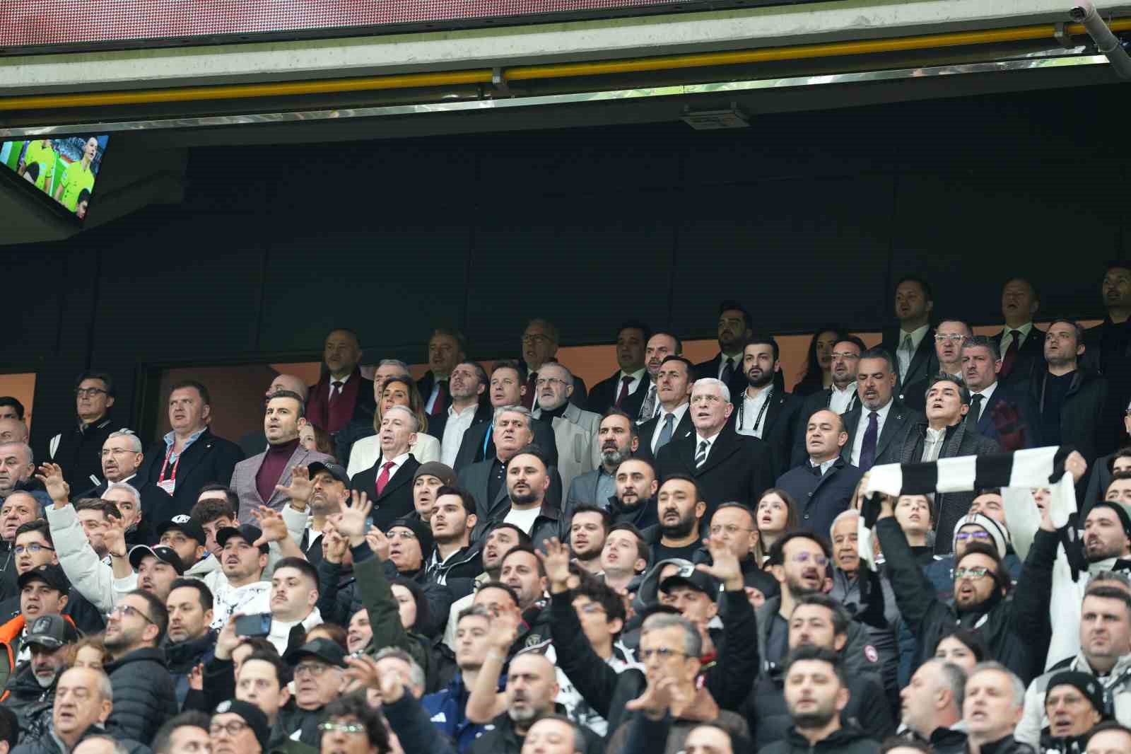 trendyol super lig besiktas 0 galatasaray 0 mac devam ediyor 22 nniPFcgY