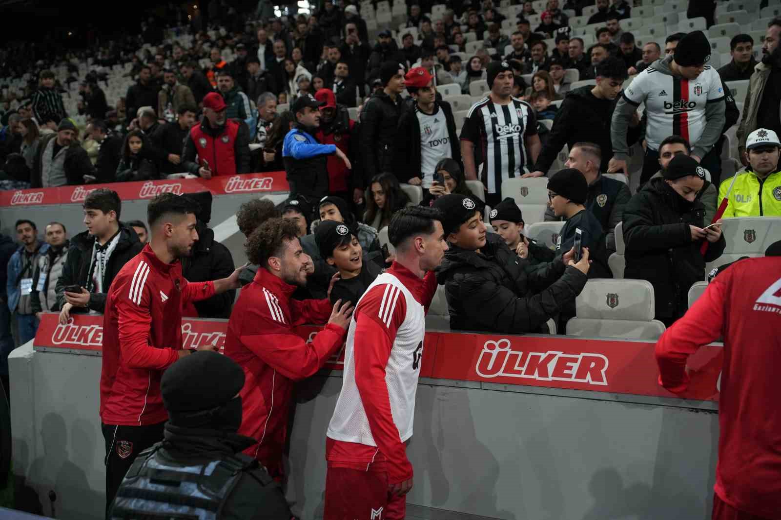 trendyol super lig besiktas 0 gaziantep fk 1 mac devam ediyor 1 qbJfPRvq