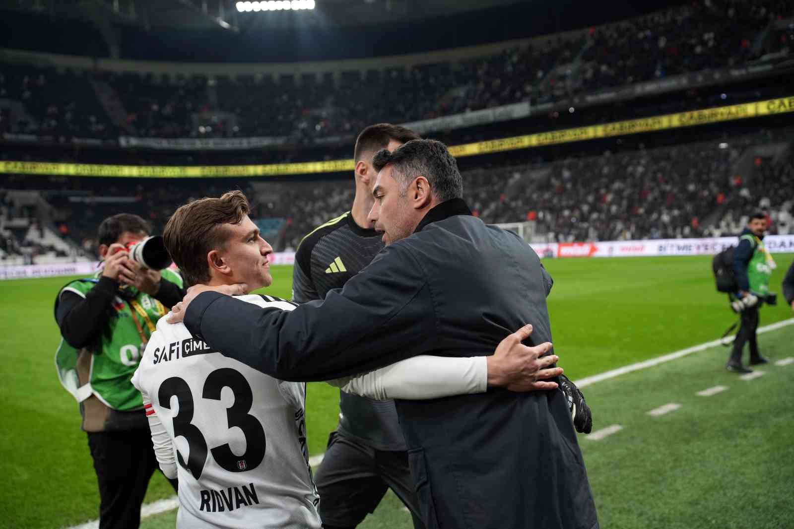 trendyol super lig besiktas 0 gaziantep fk 1 mac devam ediyor 13 Eug9l8Zl