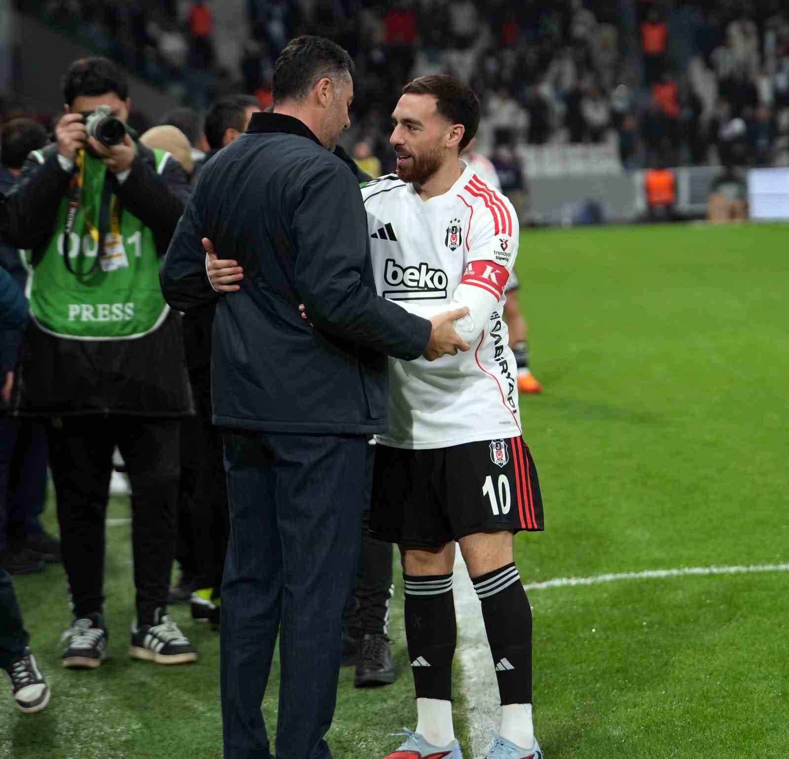trendyol super lig besiktas 0 gaziantep fk 1 mac devam ediyor 14 GFVfdgAu