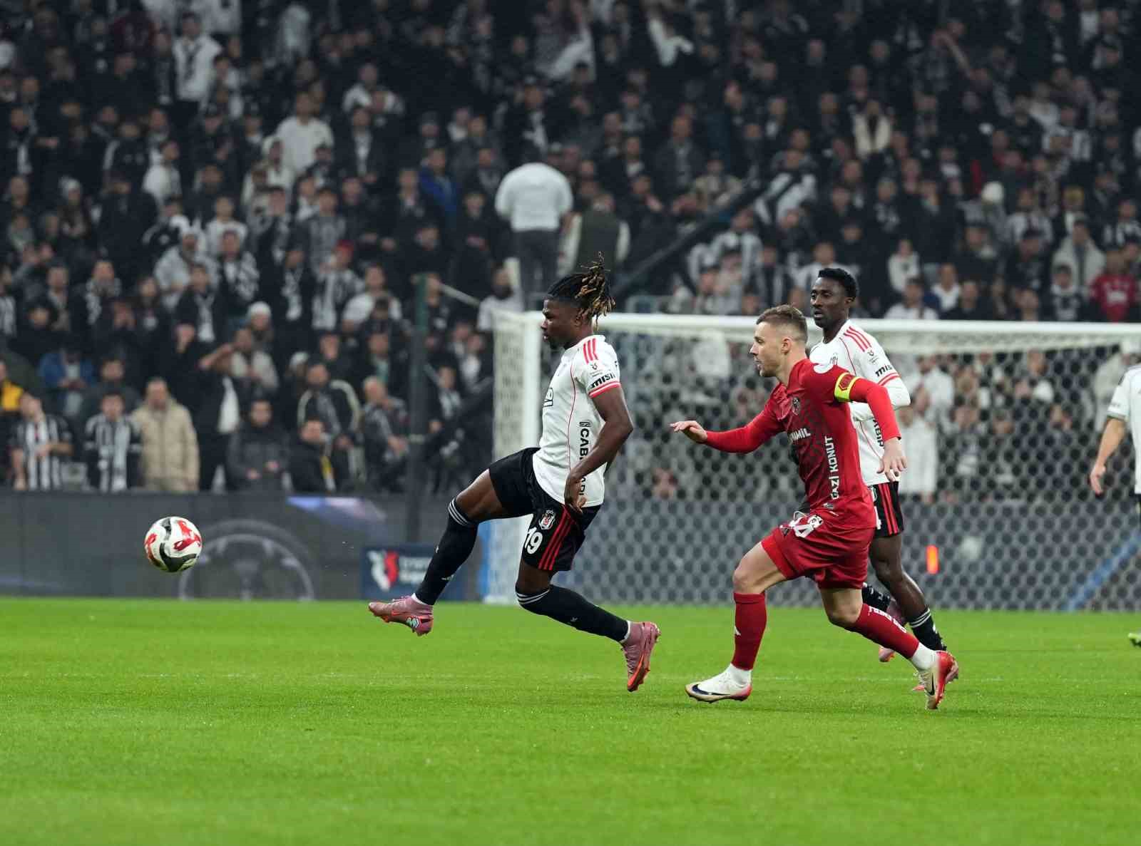 trendyol super lig besiktas 0 gaziantep fk 1 mac devam ediyor 15