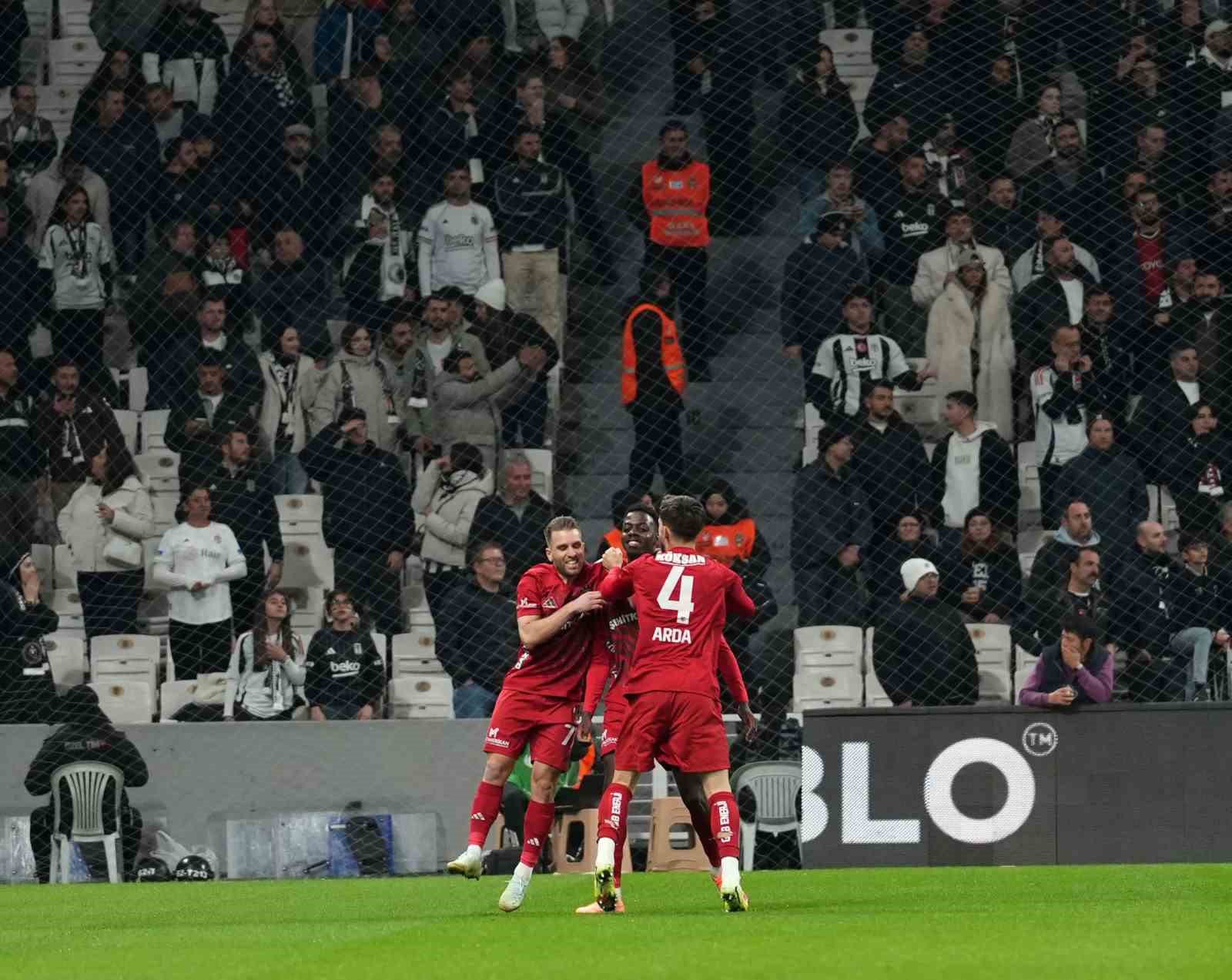 trendyol super lig besiktas 0 gaziantep fk 1 mac devam ediyor 21 HBmsD8bL