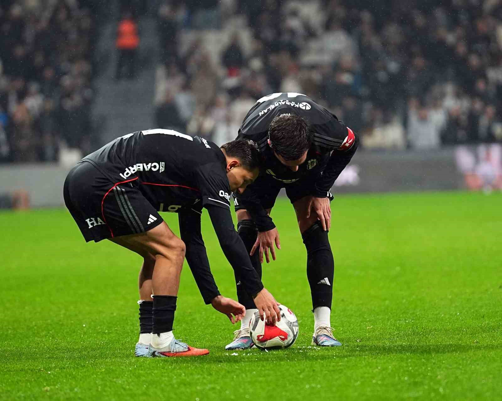 trendyol super lig besiktas 0 konyaspor 0 mac devam ediyor 14 515wwGFc