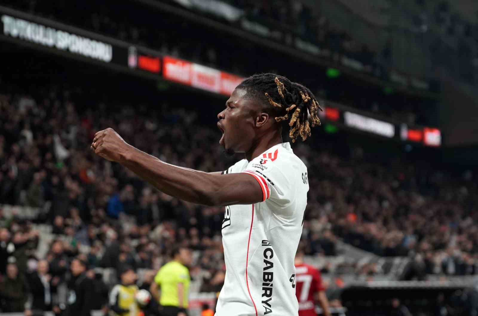 Trendyol Süper Lig: Beşiktaş: 1 - Gaziantep FK: 1 (İlk yarı) 21 trendyol super lig besiktas 1 gaziantep fk 1 ilk yari 17 efUfgslZ